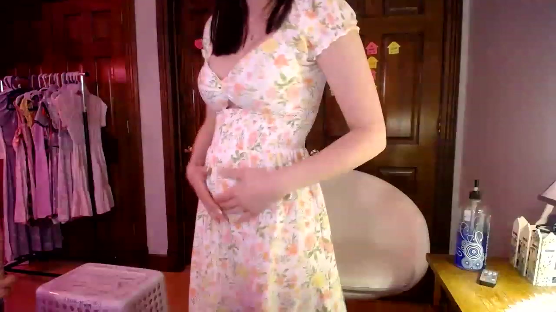 Gallery image thumbnail from Sphenoids's myfreecams stream on, 05/19/2023, 01:03 image 15 of 20