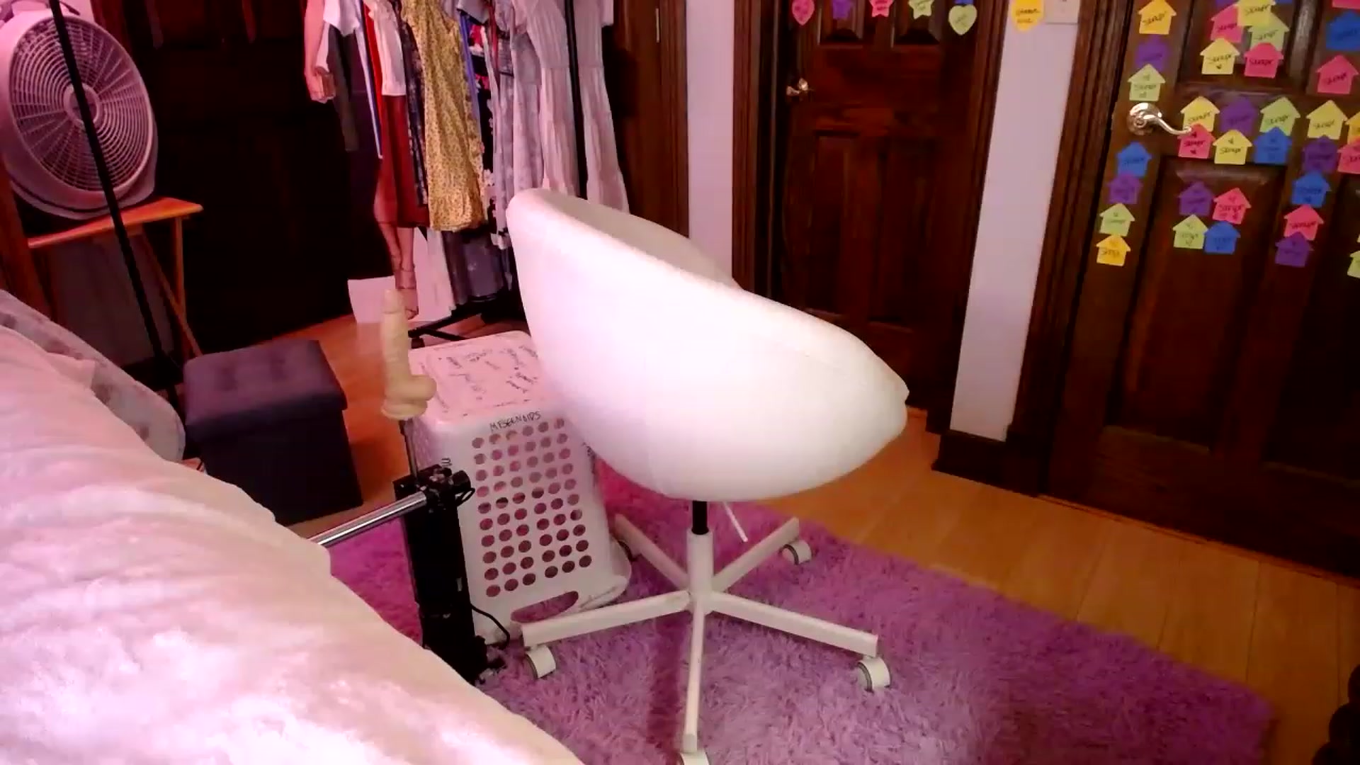 Gallery image thumbnail from Sphenoids's myfreecams stream on, 05/24/2023, 03:28 image 10 of 20