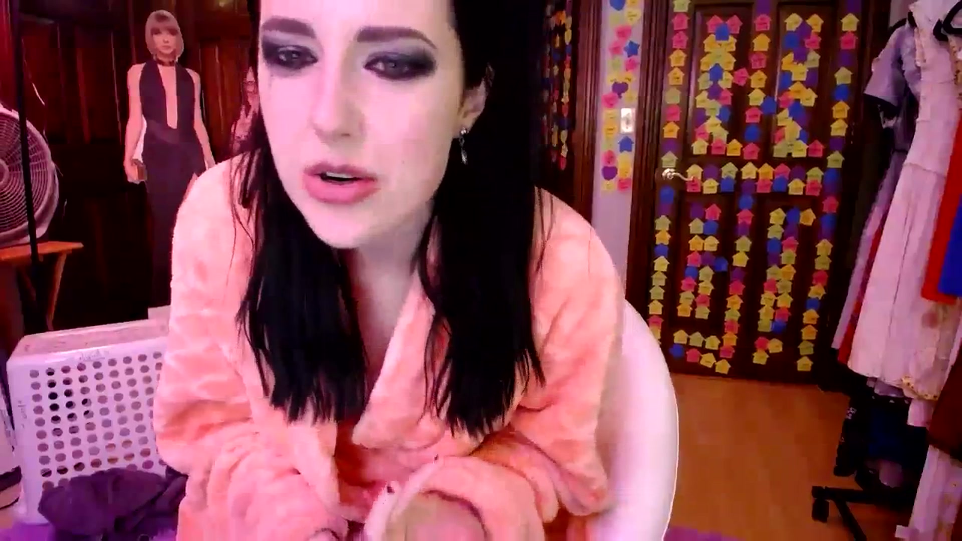 Gallery image thumbnail from Sphenoids's myfreecams stream on, 08/08/2023, 01:51 image 11 of 20