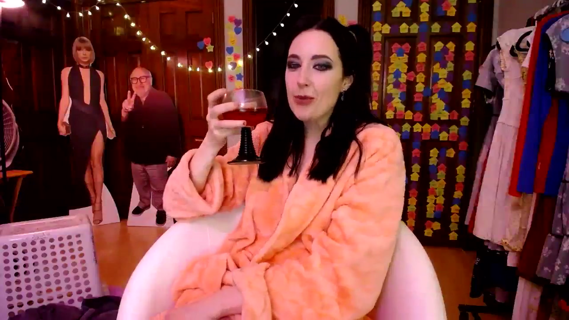 Gallery image thumbnail from Sphenoids's myfreecams stream on, 08/08/2023, 01:51 image 19 of 20