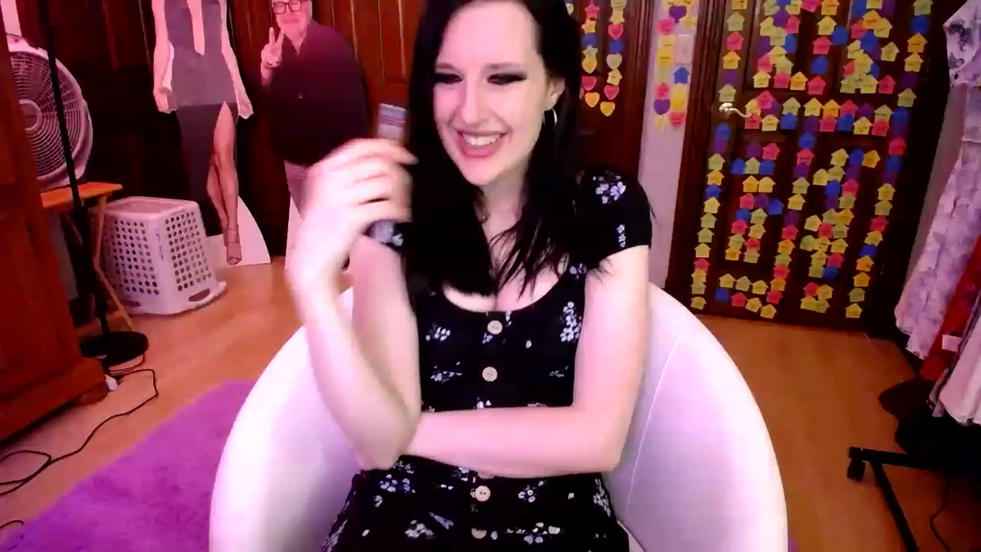 Gallery image thumbnail from Sphenoids's myfreecams stream on, 08/25/2023, 04:08 image 17 of 20