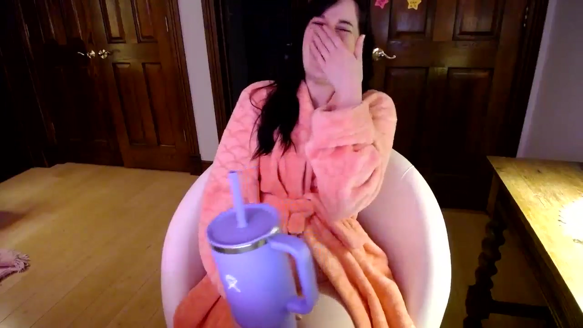 Gallery image thumbnail from Sphenoids's myfreecams stream on, 06/06/2024, 24:05 image 13 of 20