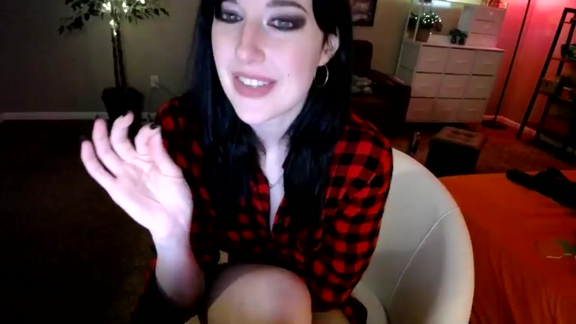 Gallery image thumbnail from Sphenoids's myfreecams stream on, 08/11/2025, 03:41 image 6 of 20