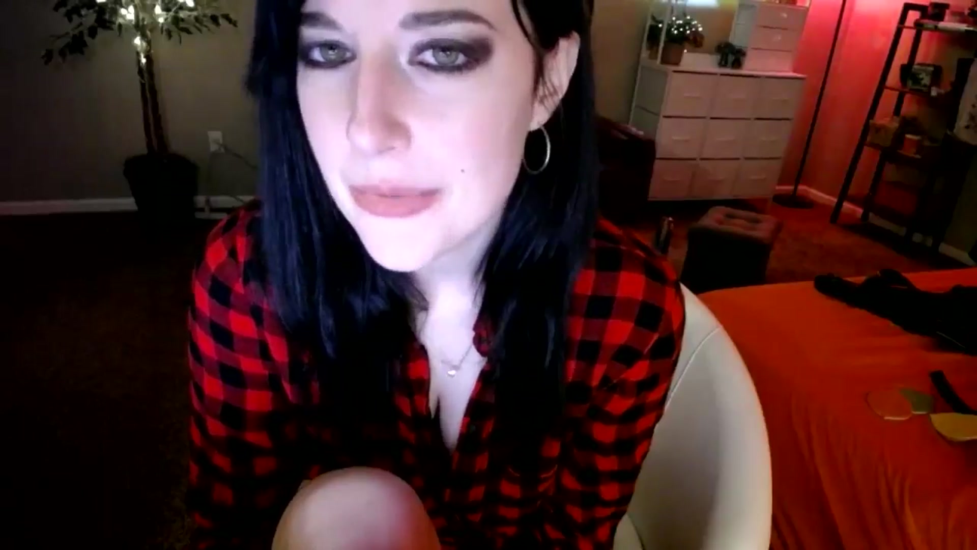 Gallery image thumbnail from Sphenoids's myfreecams stream on, 08/11/2025, 03:41 image 4 of 20