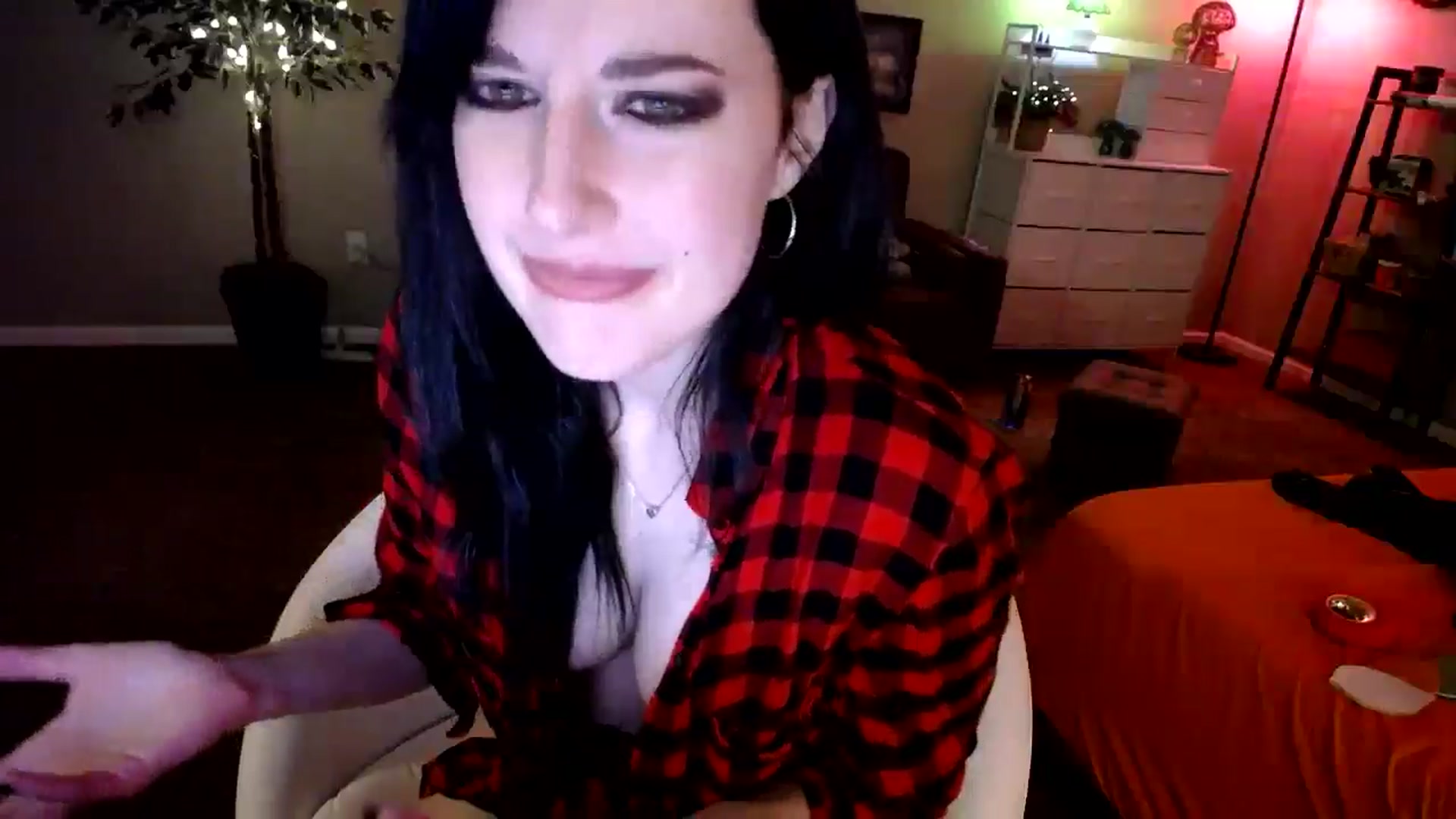 Gallery image thumbnail from Sphenoids's myfreecams stream on, 08/11/2025, 05:07 image 11 of 20