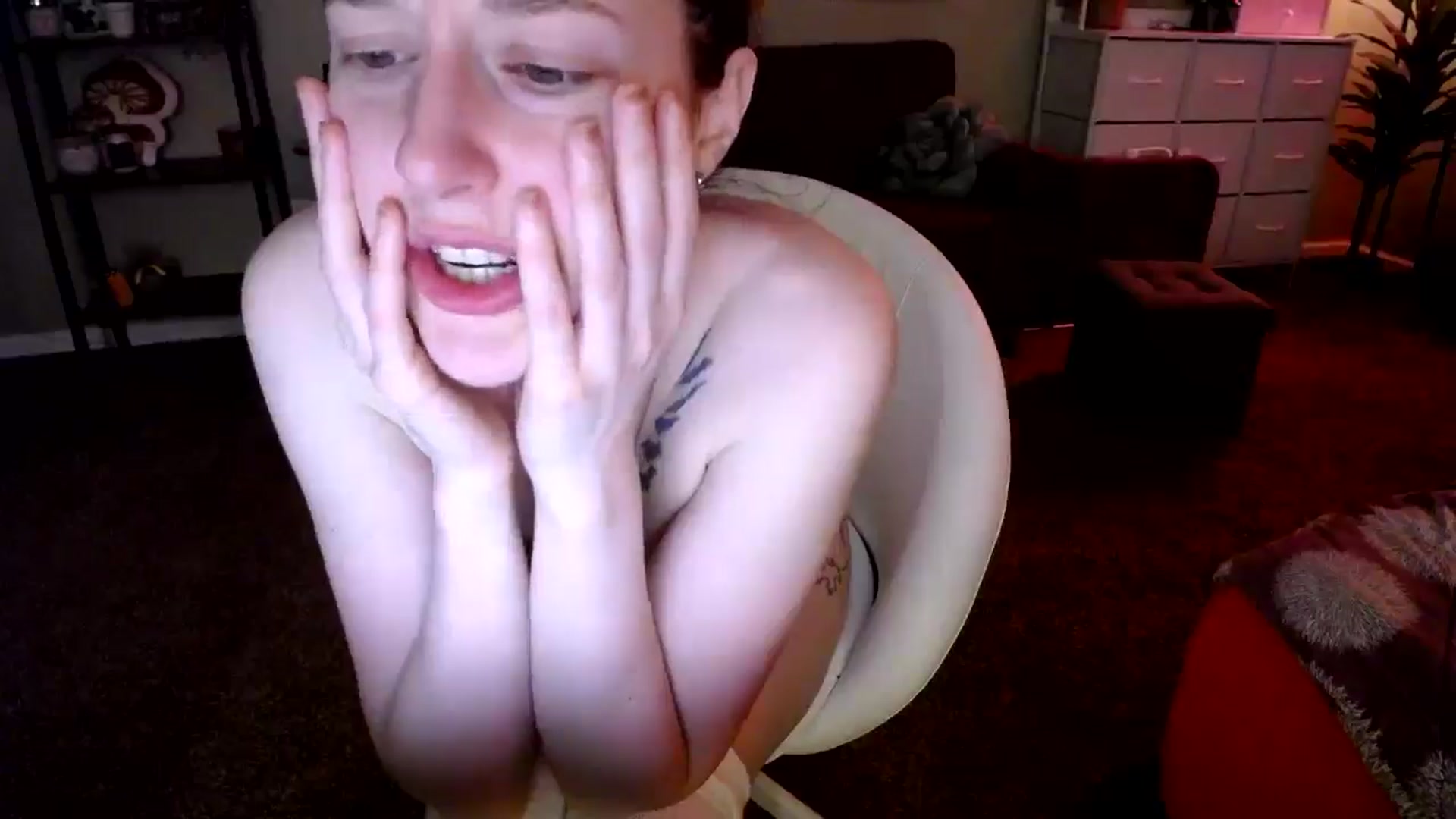 Gallery image thumbnail from Sphenoids's myfreecams stream on, 08/22/2025, 24:01 image 19 of 20