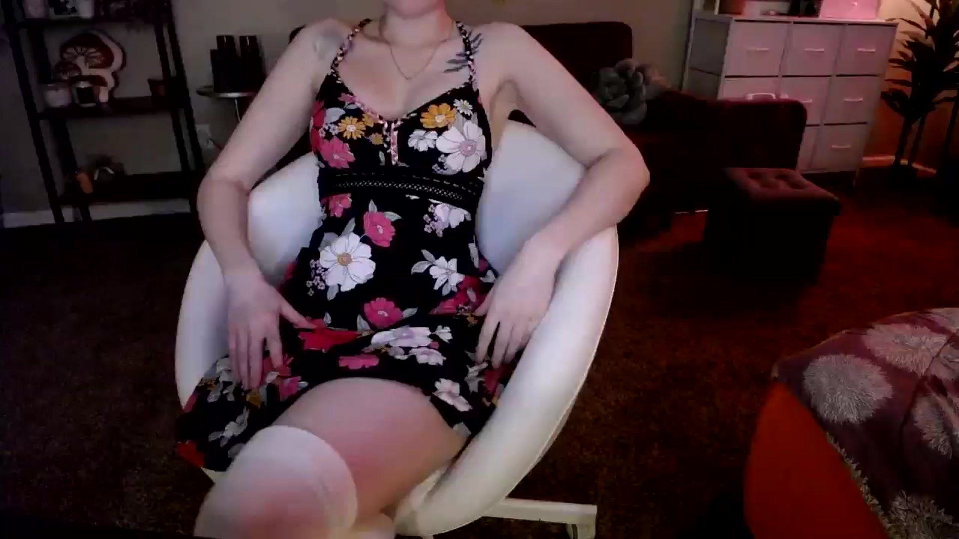 Gallery image thumbnail from Sphenoids's myfreecams stream on, 08/22/2025, 24:01 image 17 of 20