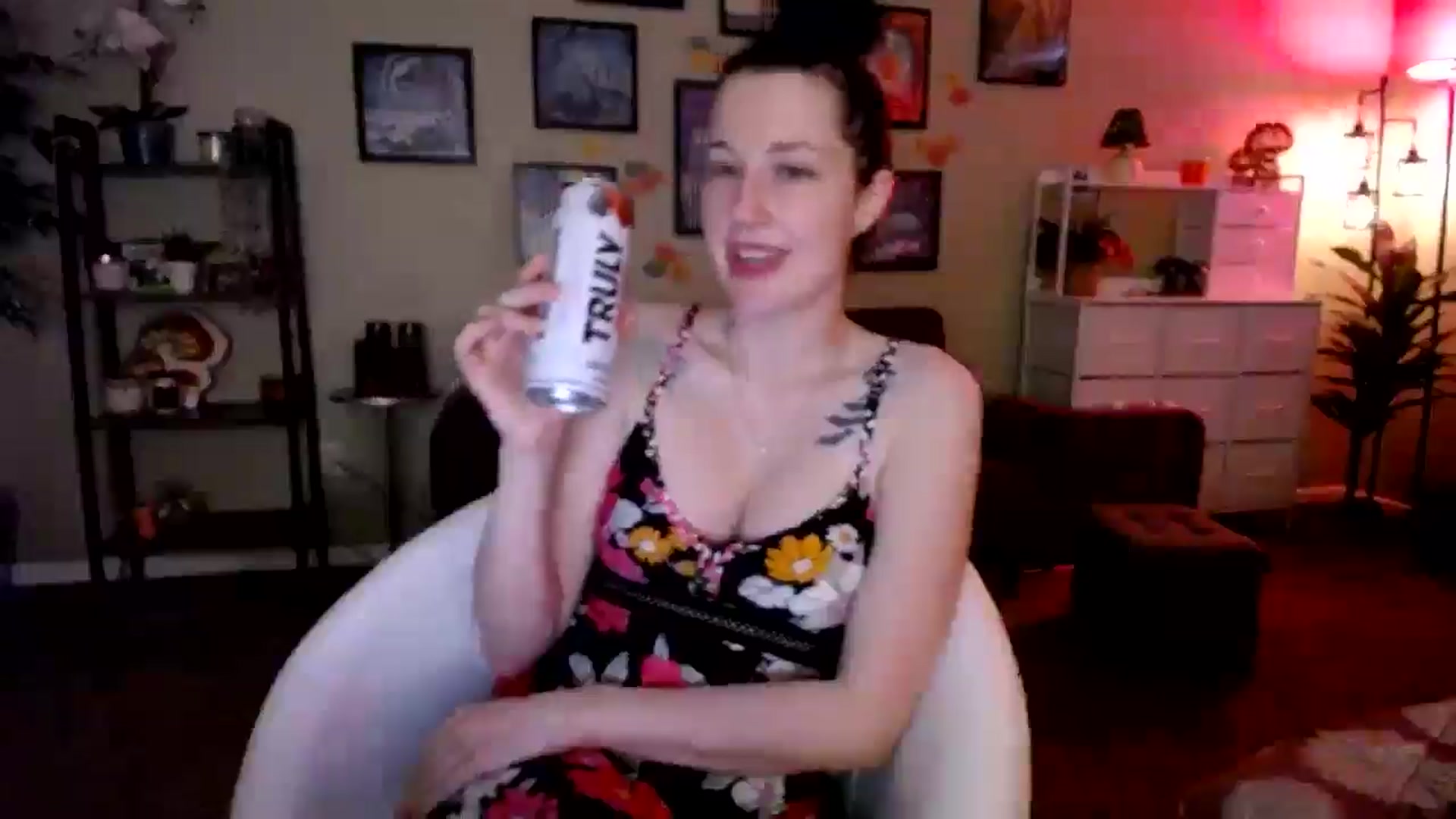 Gallery image thumbnail from Sphenoids's myfreecams stream on, 08/22/2025, 24:01 image 16 of 20
