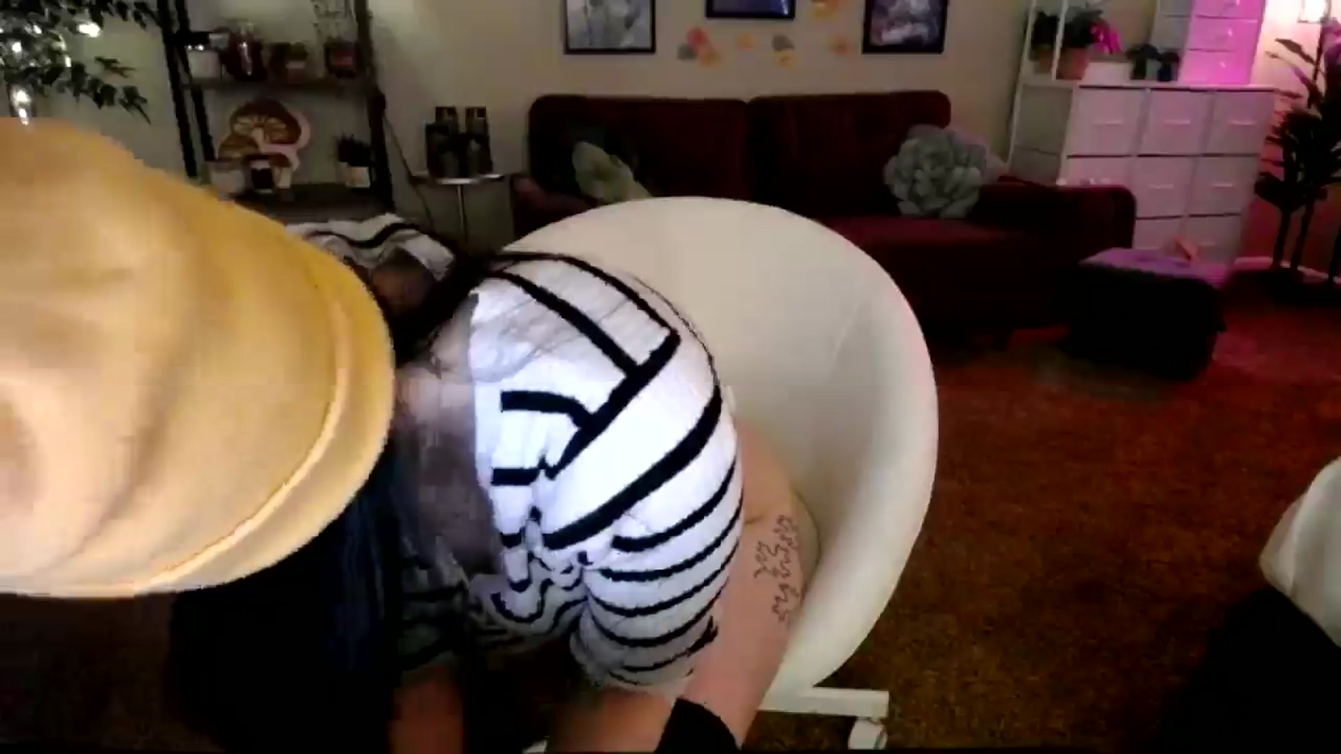Gallery image thumbnail from Sphenoids's myfreecams stream on, 09/11/2025, 23:32 image 2 of 20
