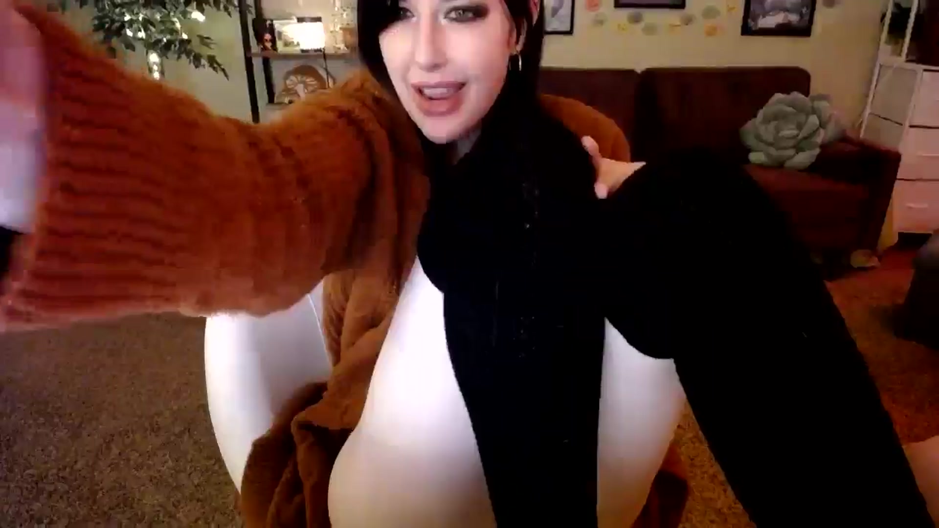 Gallery image thumbnail from Sphenoids's myfreecams stream on, 01/12/2026, 01:30 image 13 of 20