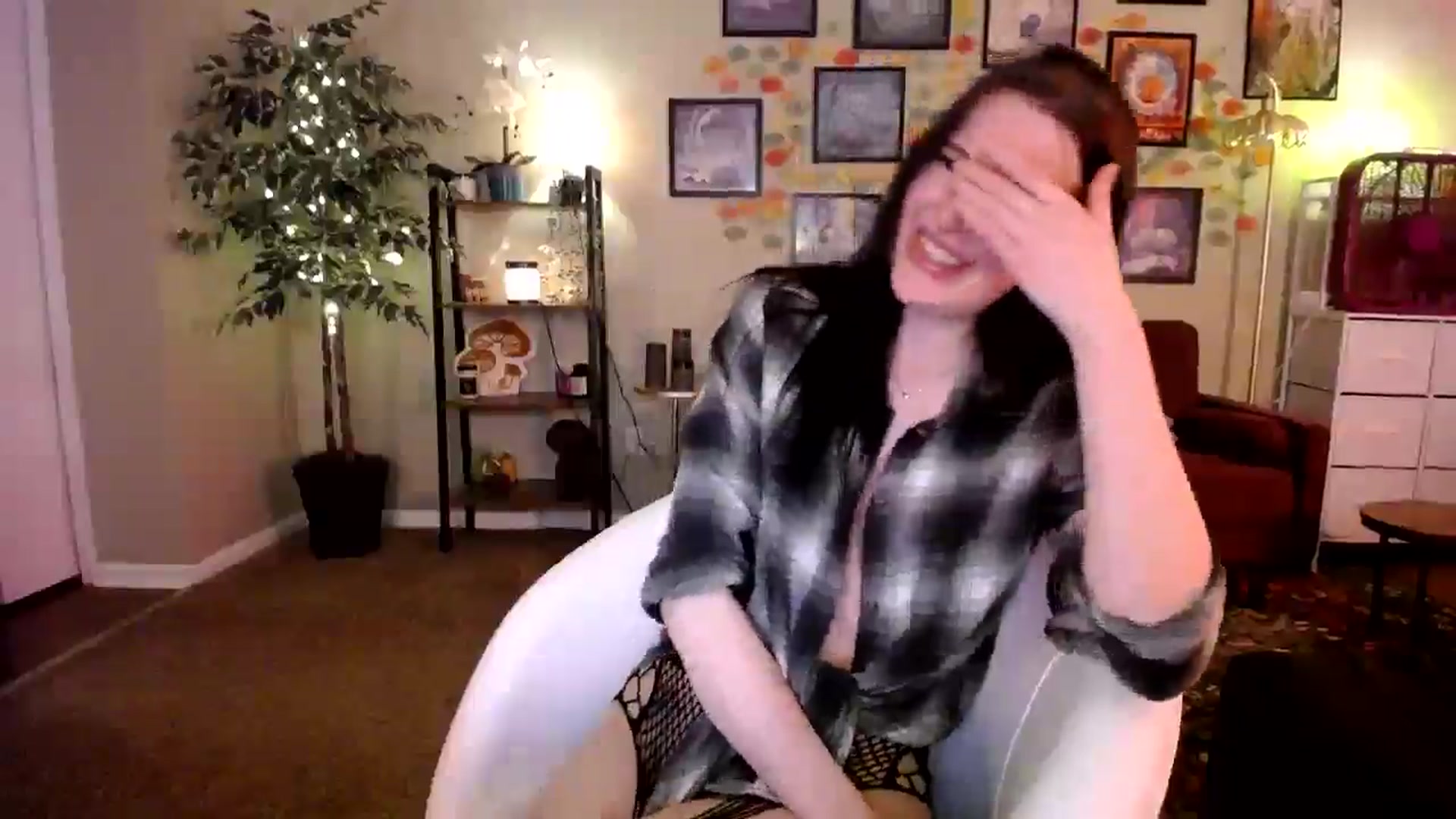Gallery image thumbnail from Sphenoids's myfreecams stream on, 01/30/2026, 01:27 image 10 of 20