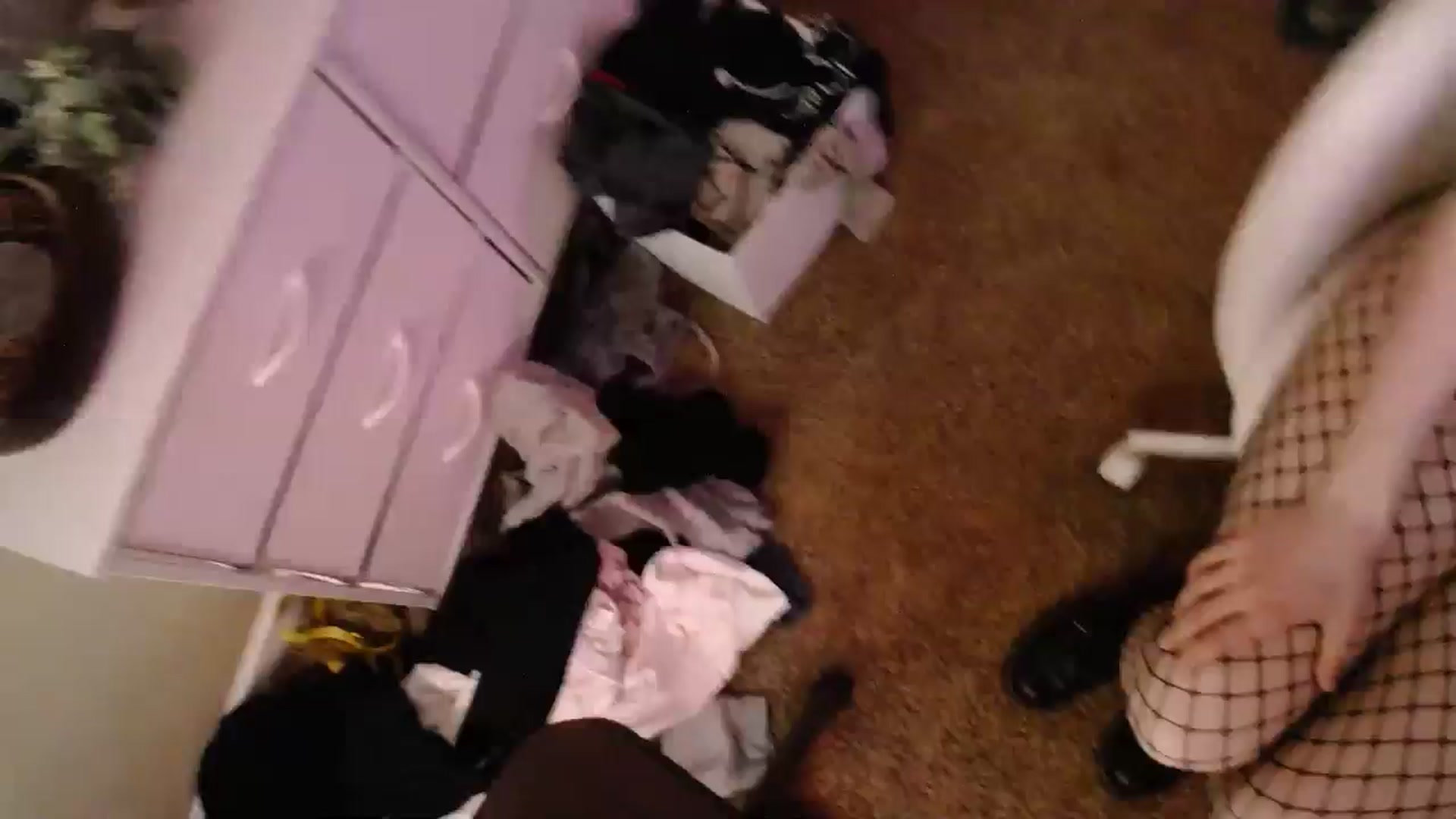Gallery image thumbnail from Sphenoids's myfreecams stream on, 04/24/2026, 24:03 image 7 of 20