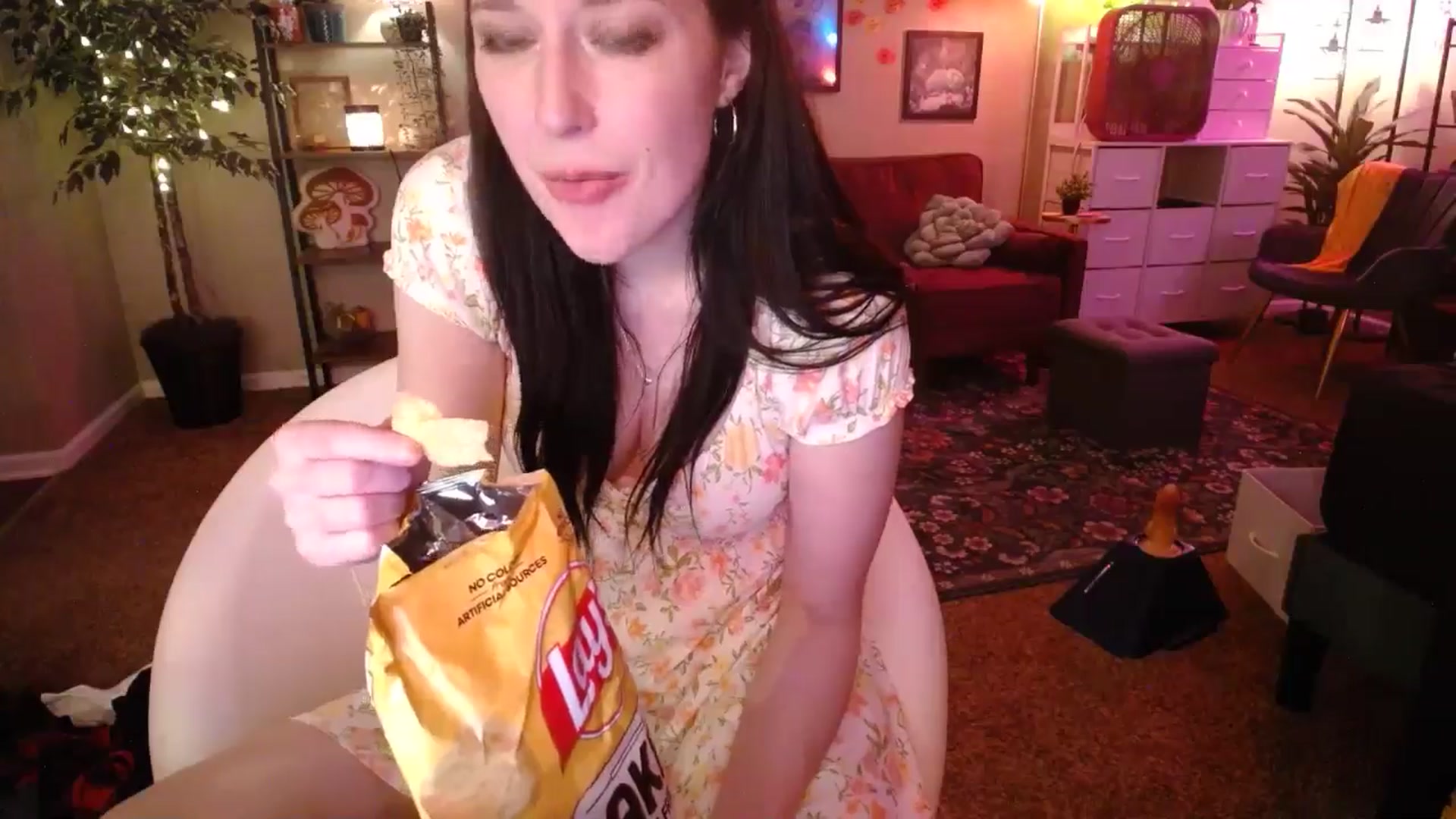 Gallery image thumbnail from Sphenoids's myfreecams stream on, 04/24/2026, 02:54 image 2 of 20