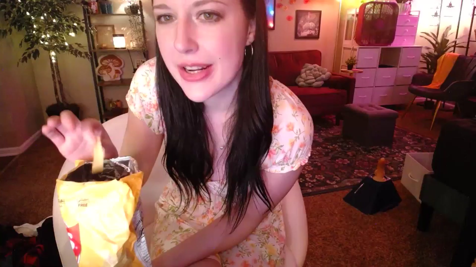 Gallery image thumbnail from Sphenoids's myfreecams stream on, 04/24/2026, 02:54 image 3 of 20
