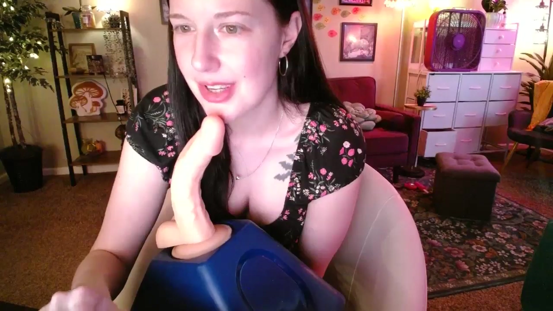 Gallery image thumbnail from Sphenoids's myfreecams stream on, 05/09/2026, 01:16 image 12 of 20