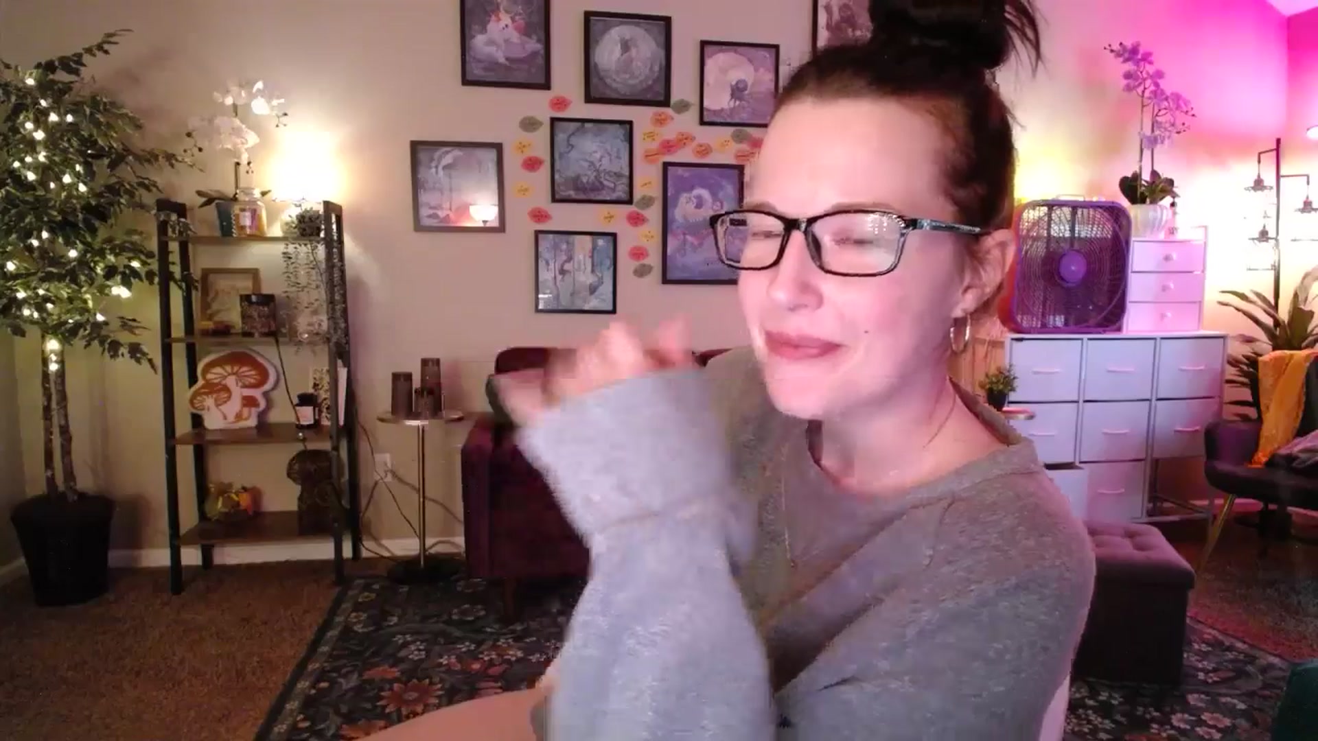 Gallery image thumbnail from Sphenoids's myfreecams stream on, 05/09/2026, 01:16 image 14 of 20
