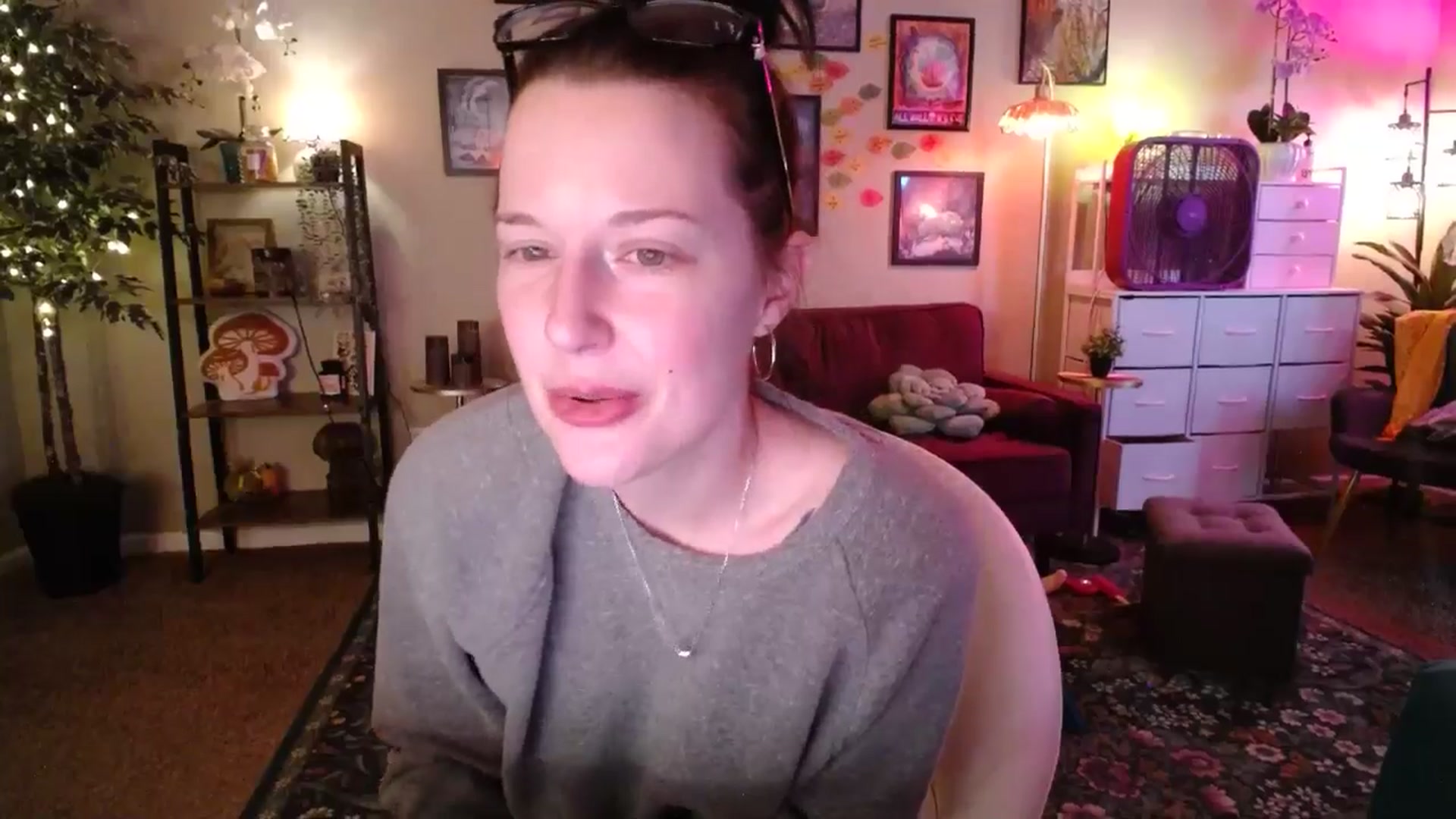 Gallery image thumbnail from Sphenoids's myfreecams stream on, 05/09/2026, 01:16 image 15 of 20