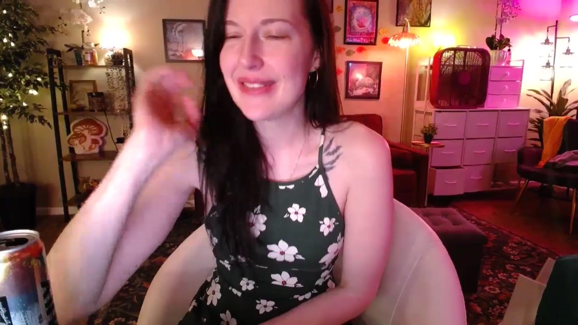 Gallery image thumbnail from Sphenoids's myfreecams stream on, 05/09/2026, 03:37 image 8 of 20