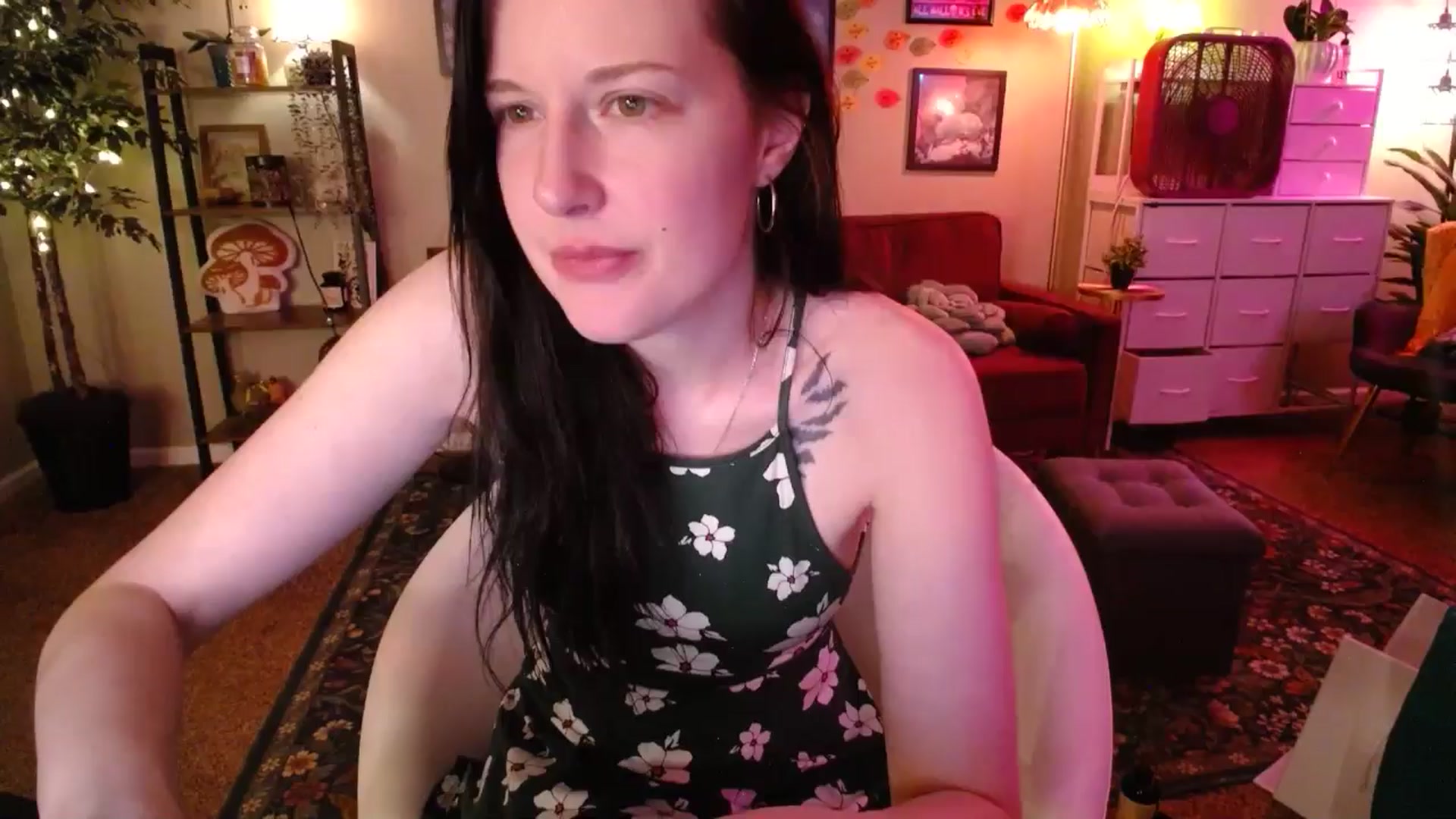 Gallery image thumbnail from Sphenoids's myfreecams stream on, 05/09/2026, 03:37 image 1 of 20