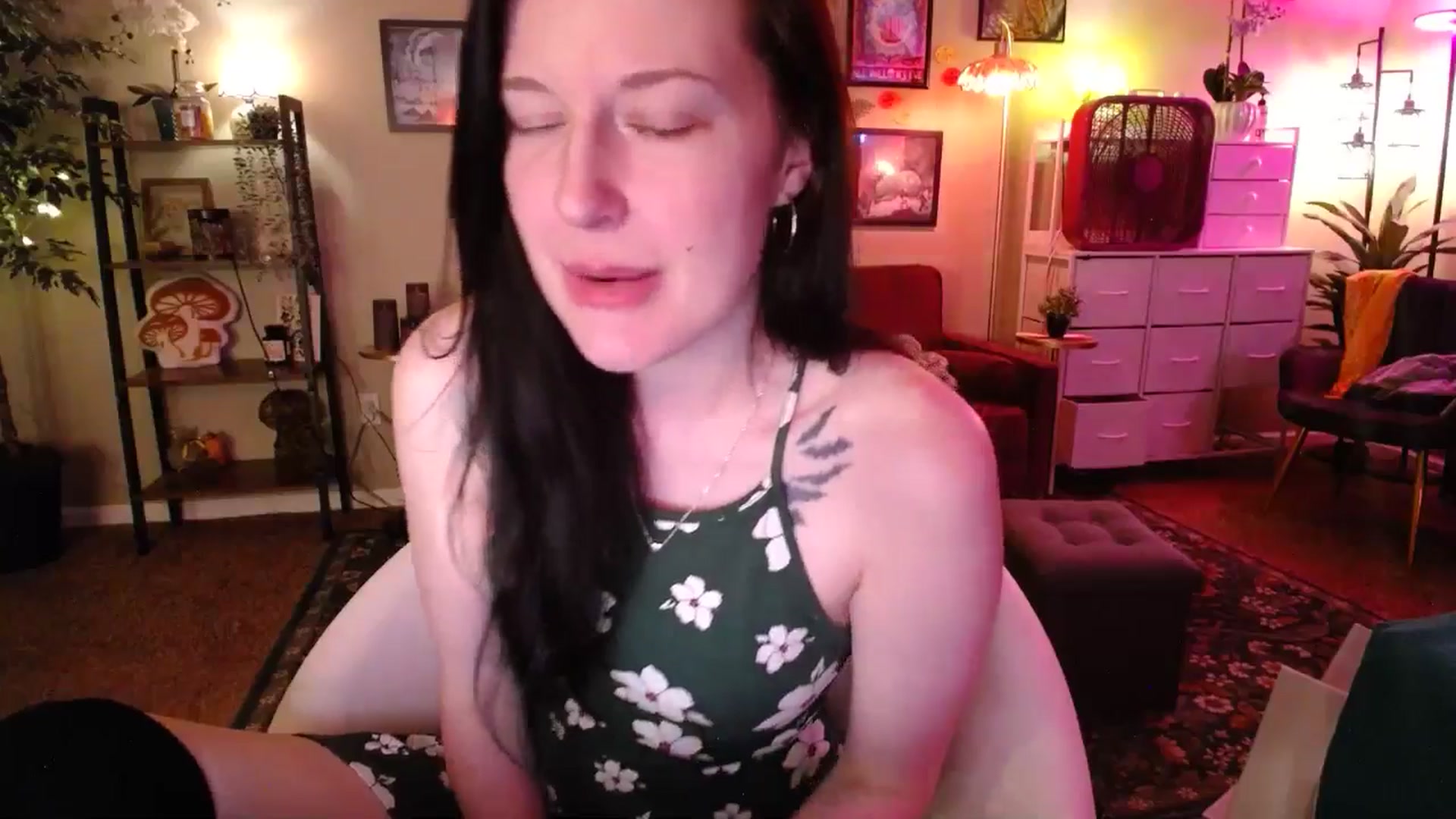 Gallery image thumbnail from Sphenoids's myfreecams stream on, 05/09/2026, 03:37 image 3 of 20