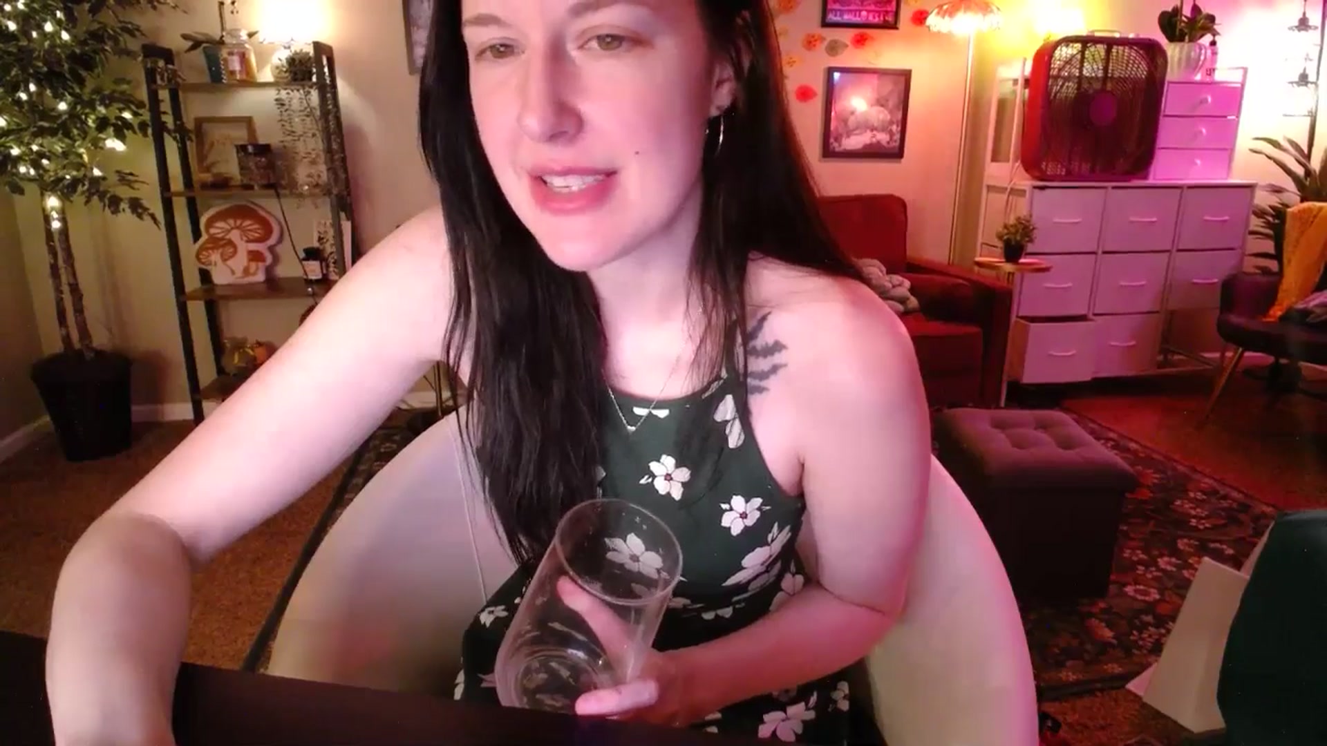 Gallery image thumbnail from Sphenoids's myfreecams stream on, 05/09/2026, 03:37 image 16 of 20