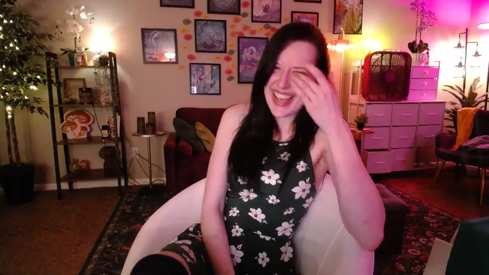 Gallery image thumbnail from Sphenoids's myfreecams stream on, 05/09/2026, 03:37 image 17 of 20