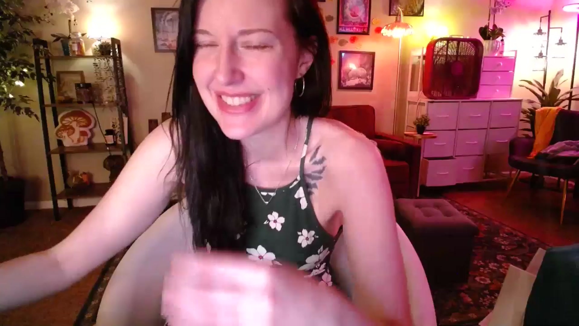 Gallery image thumbnail from Sphenoids's myfreecams stream on, 05/09/2026, 03:37 image 2 of 20