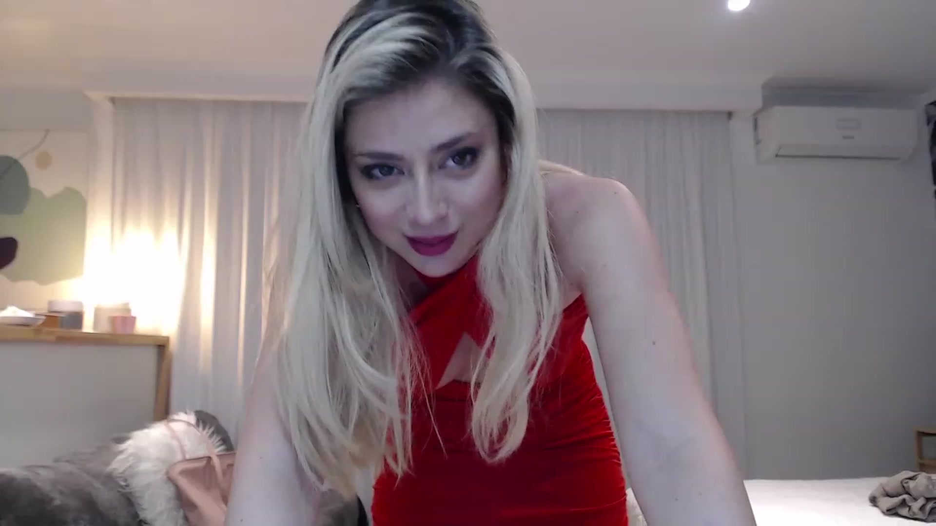 Gallery image thumbnail from Sphynx_Lions's myfreecams stream on, 11/23/2022, 01:54 image 5 of 20