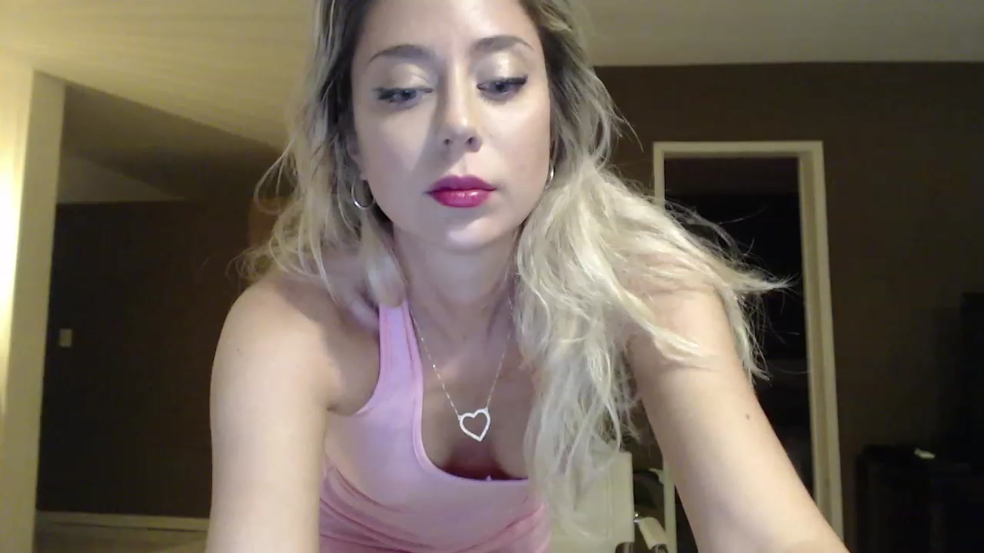 Gallery image thumbnail from Sphynx_Lions's myfreecams stream on, 02/02/2023, 02:39 image 19 of 20