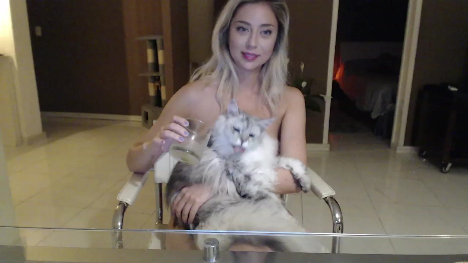 Gallery image thumbnail from Sphynx_Lions's myfreecams stream on, 02/02/2023, 05:19 image 19 of 20
