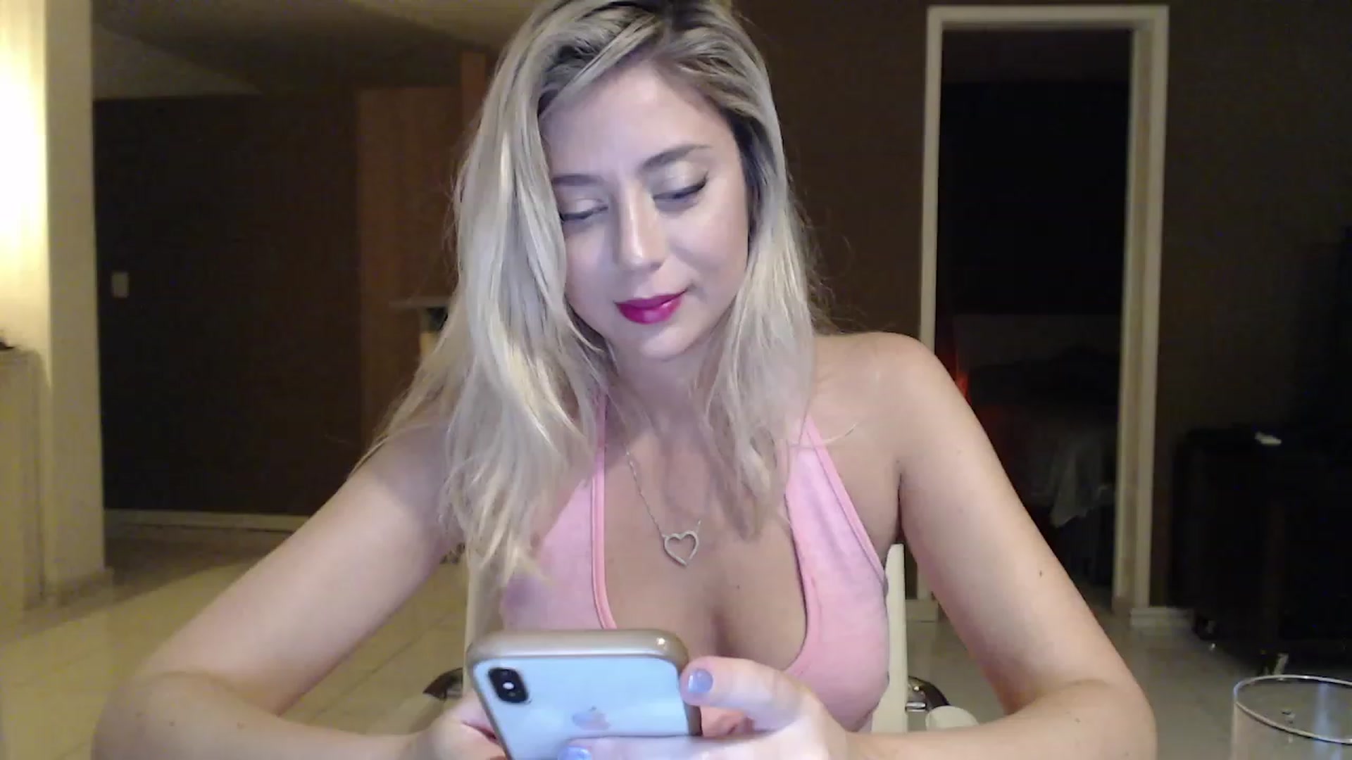 Gallery image thumbnail from Sphynx_Lions's myfreecams stream on, 02/02/2023, 05:19 image 6 of 20