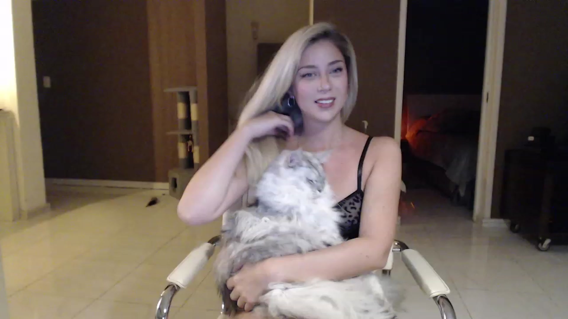 Gallery image thumbnail from Sphynx_Lions's myfreecams stream on, 02/04/2023, 03:29 image 5 of 20