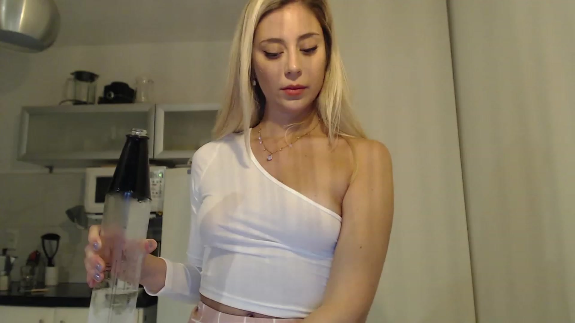 Gallery image thumbnail from Sphynx_Lions's myfreecams stream on, 02/05/2023, 02:08 image 16 of 20