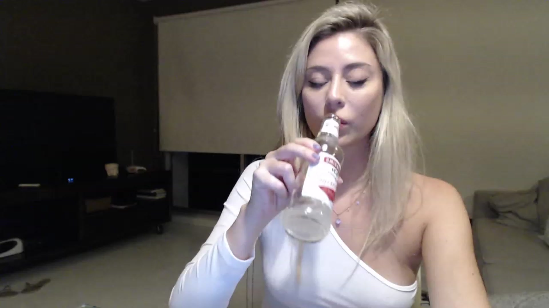 Gallery image thumbnail from Sphynx_Lions's myfreecams stream on, 02/05/2023, 02:08 image 12 of 20