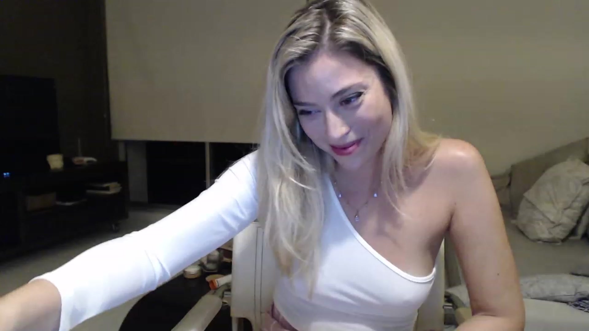 Gallery image thumbnail from Sphynx_Lions's myfreecams stream on, 02/05/2023, 02:08 image 20 of 20