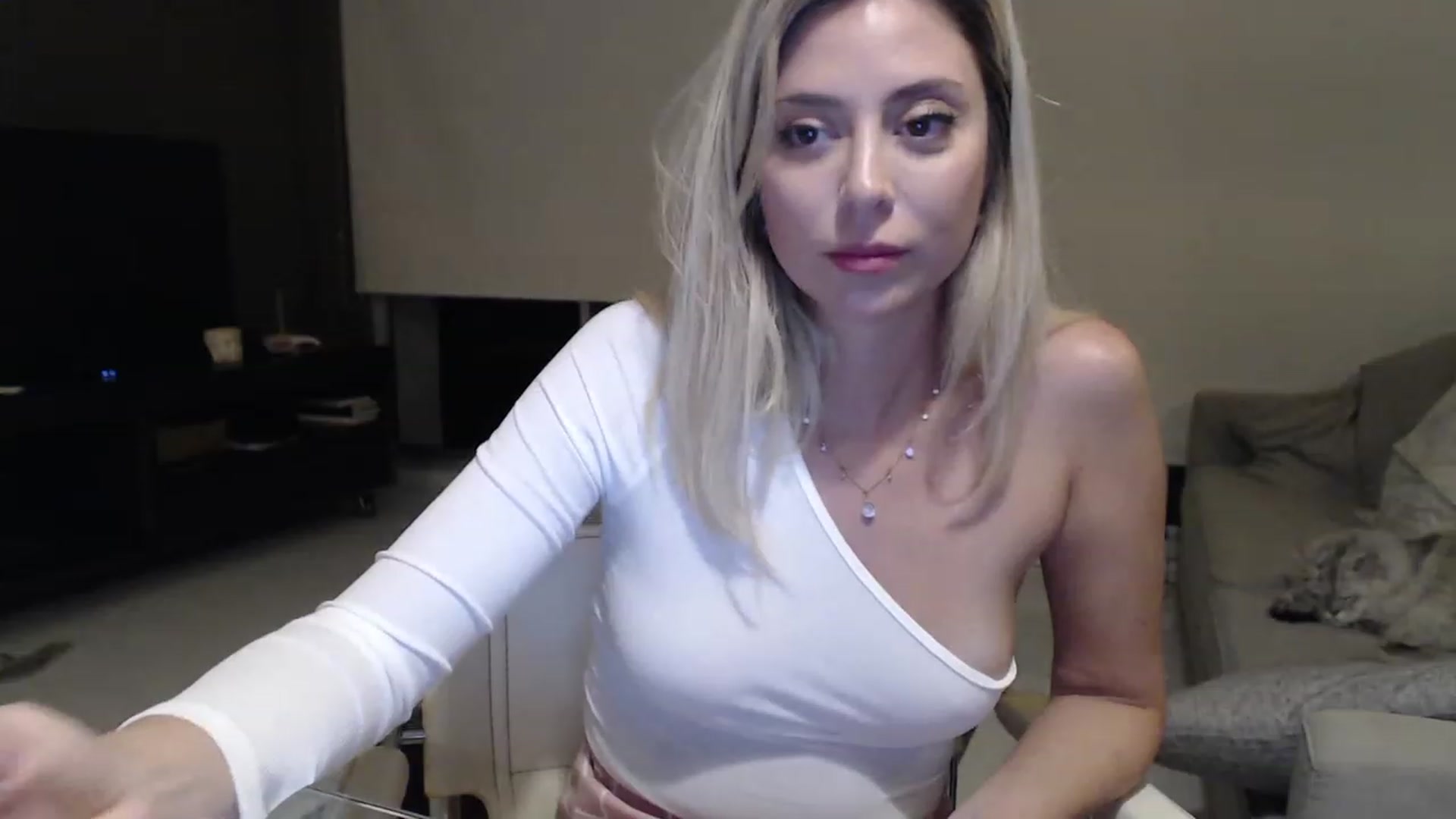 Gallery image thumbnail from Sphynx_Lions's myfreecams stream on, 02/05/2023, 02:35 image 16 of 20