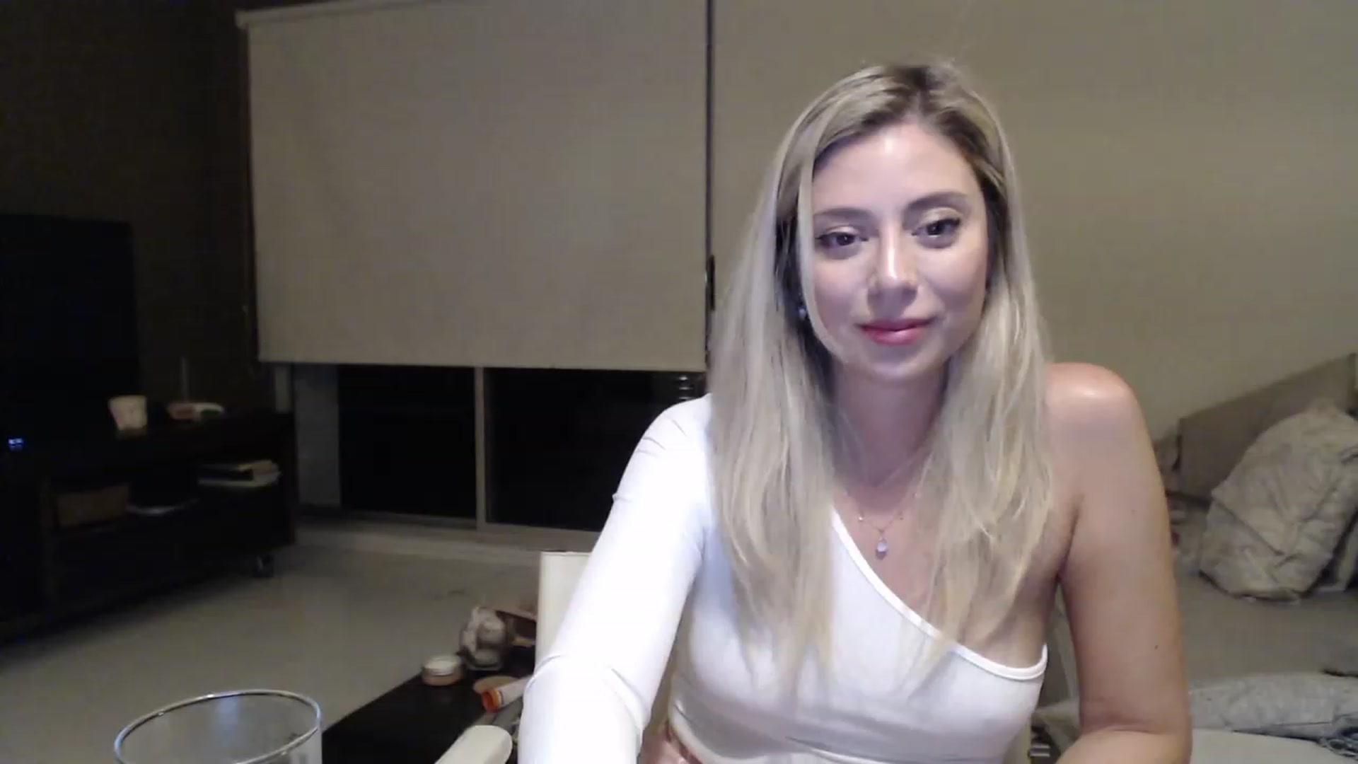 Gallery image thumbnail from Sphynx_Lions's myfreecams stream on, 02/05/2023, 02:35 image 3 of 20