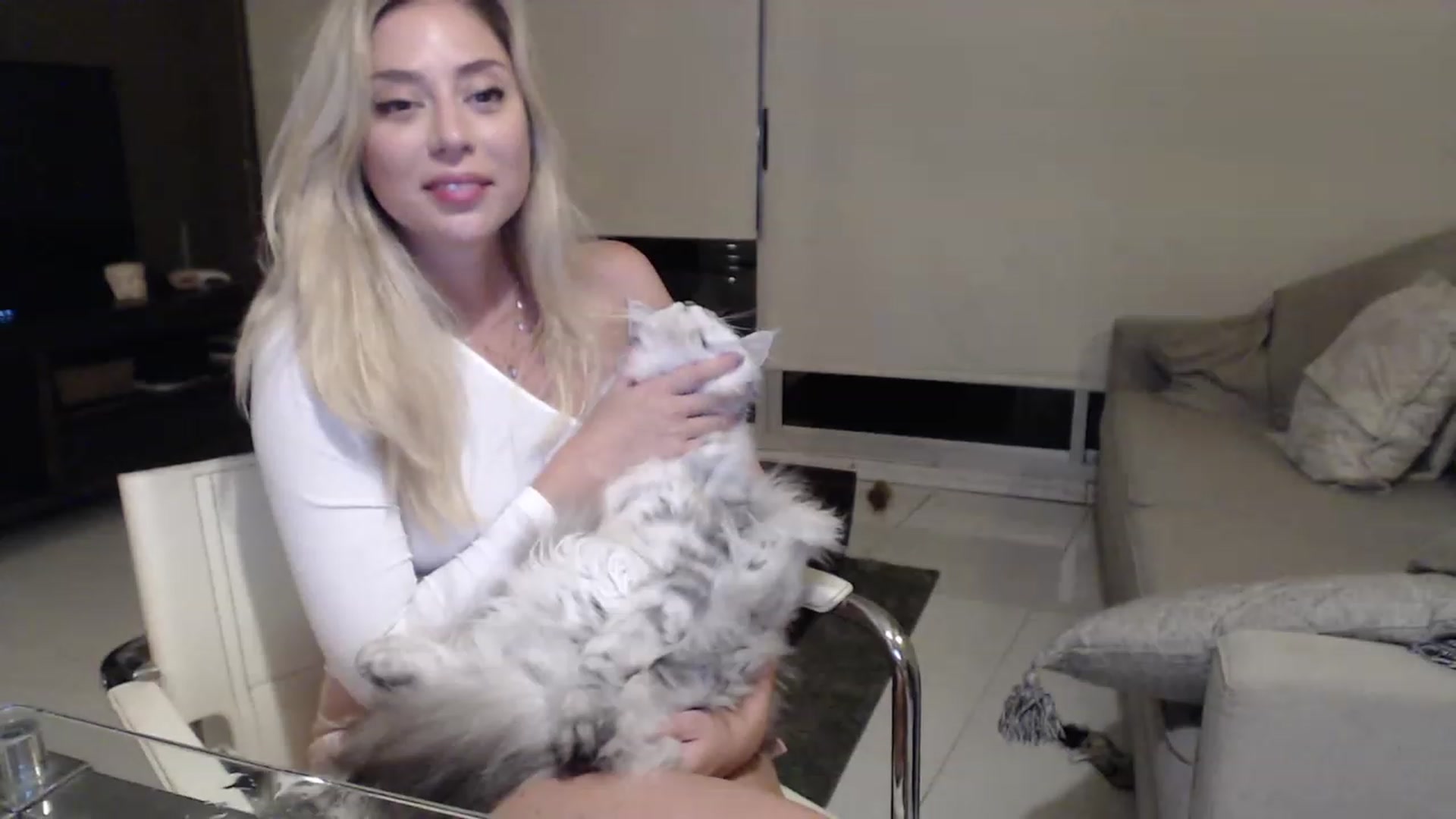 Gallery image thumbnail from Sphynx_Lions's myfreecams stream on, 02/05/2023, 02:35 image 10 of 20