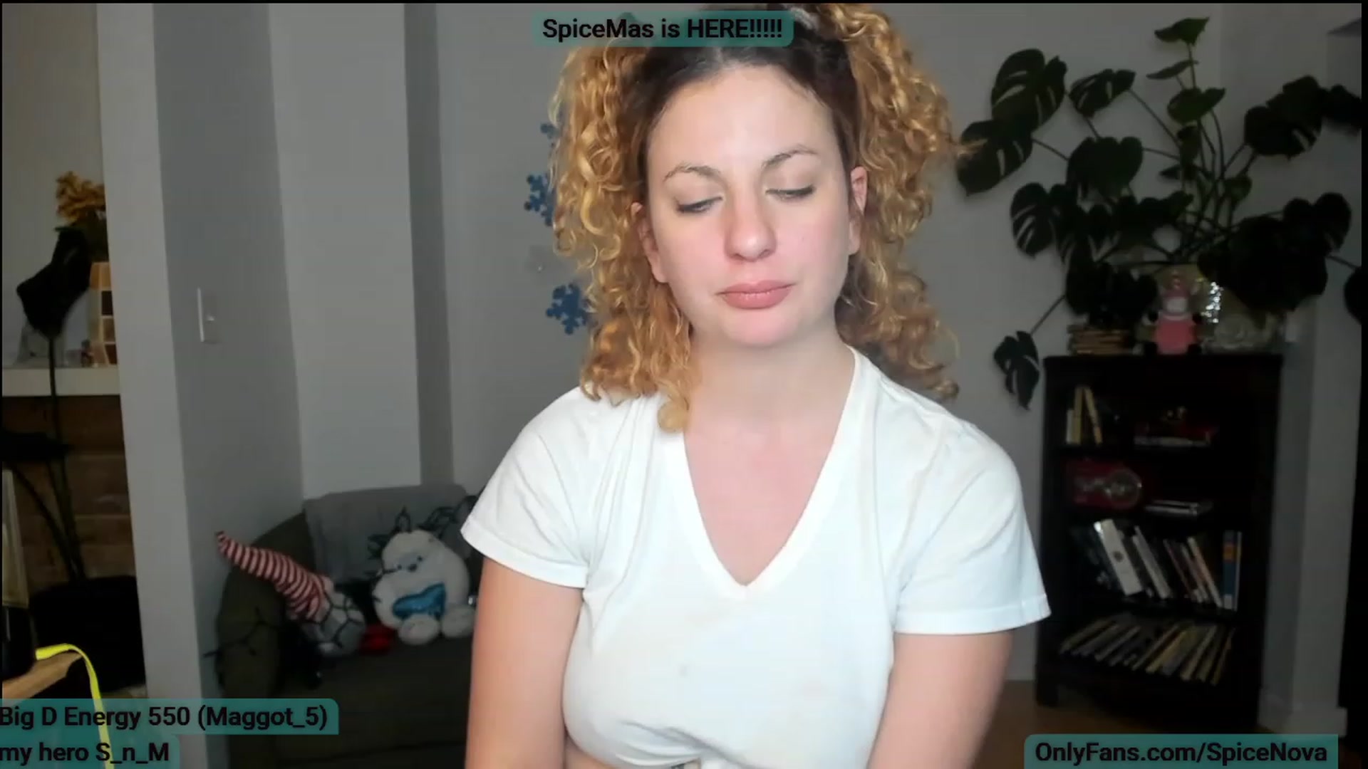 Gallery image thumbnail from SpiceNova's myfreecams stream on, 12/11/2022, 05:02 image 17 of 20