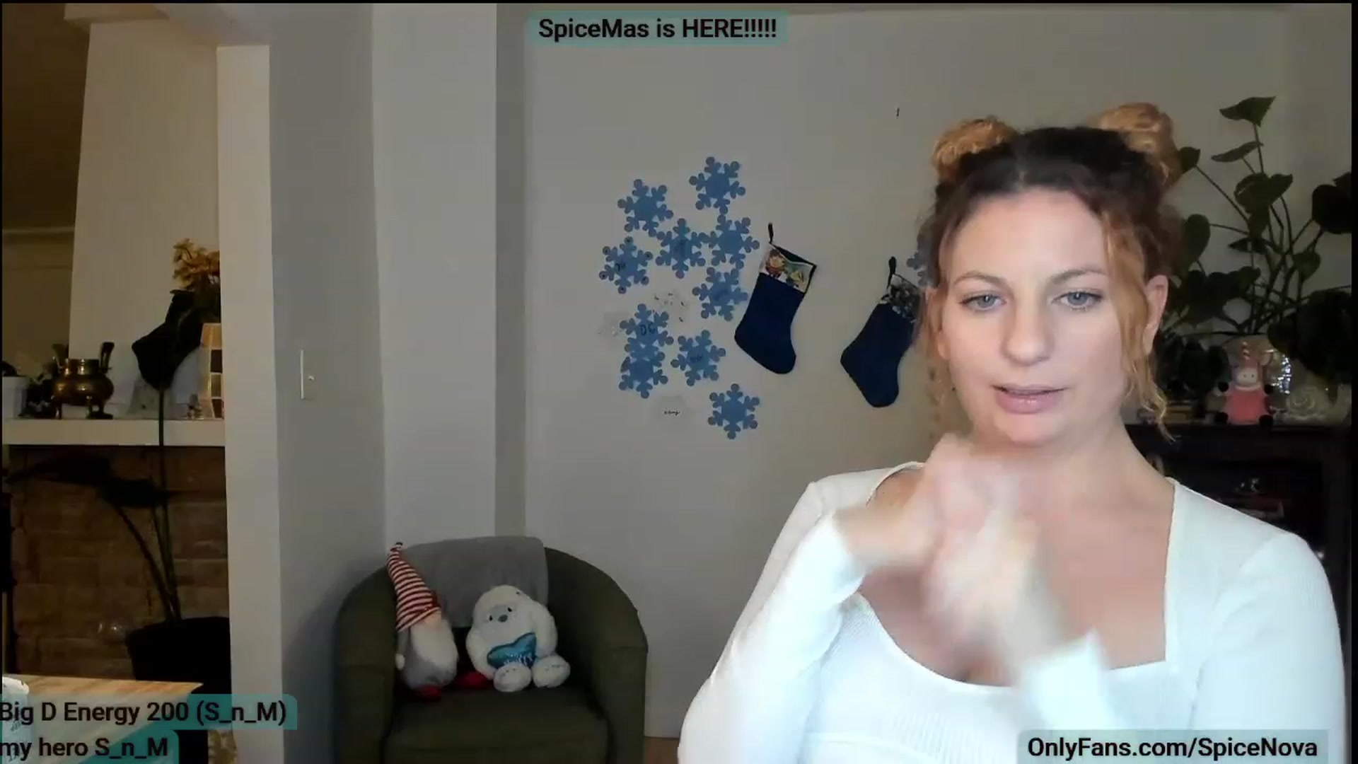Gallery image thumbnail from SpiceNova's myfreecams stream on, 12/19/2022, 03:41 image 12 of 20