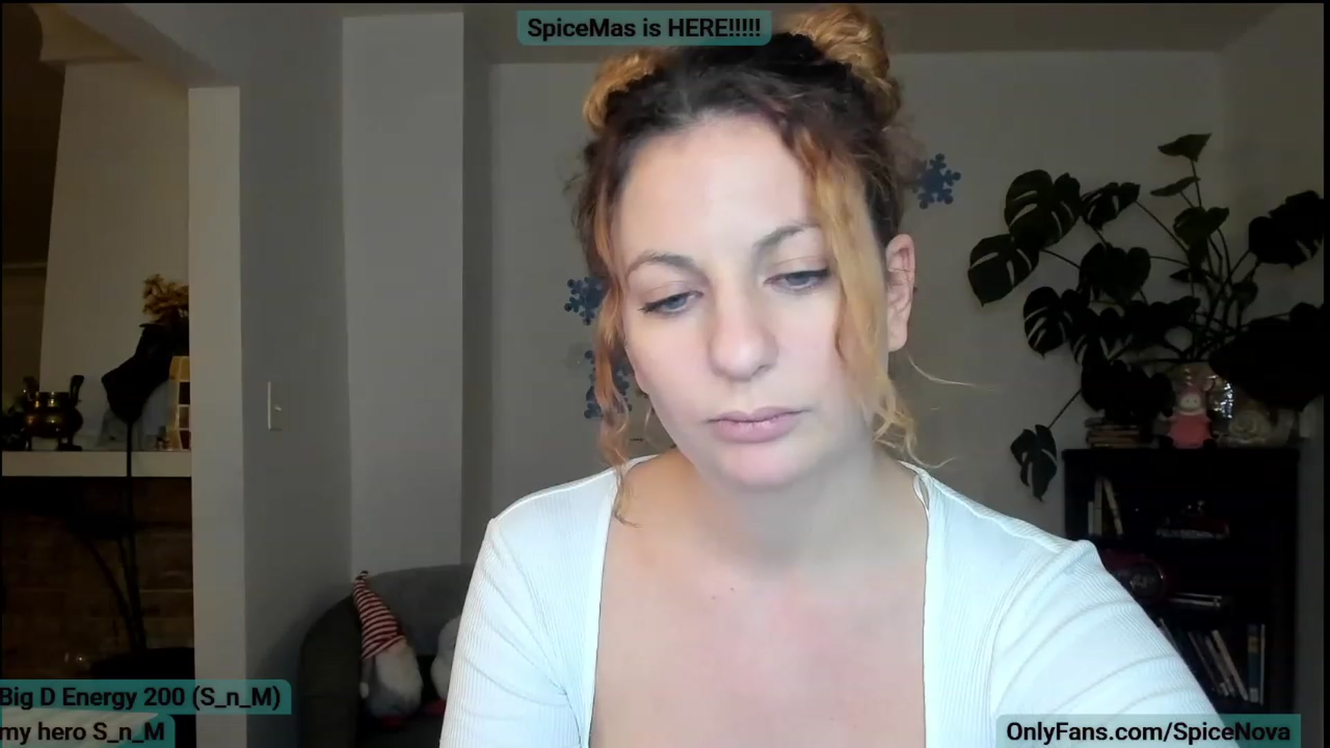 Gallery image thumbnail from SpiceNova's myfreecams stream on, 12/19/2022, 03:41 image 7 of 20