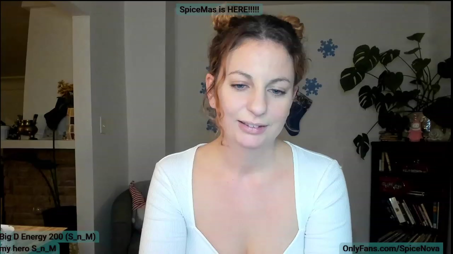 Gallery image thumbnail from SpiceNova's myfreecams stream on, 12/19/2022, 03:41 image 14 of 20