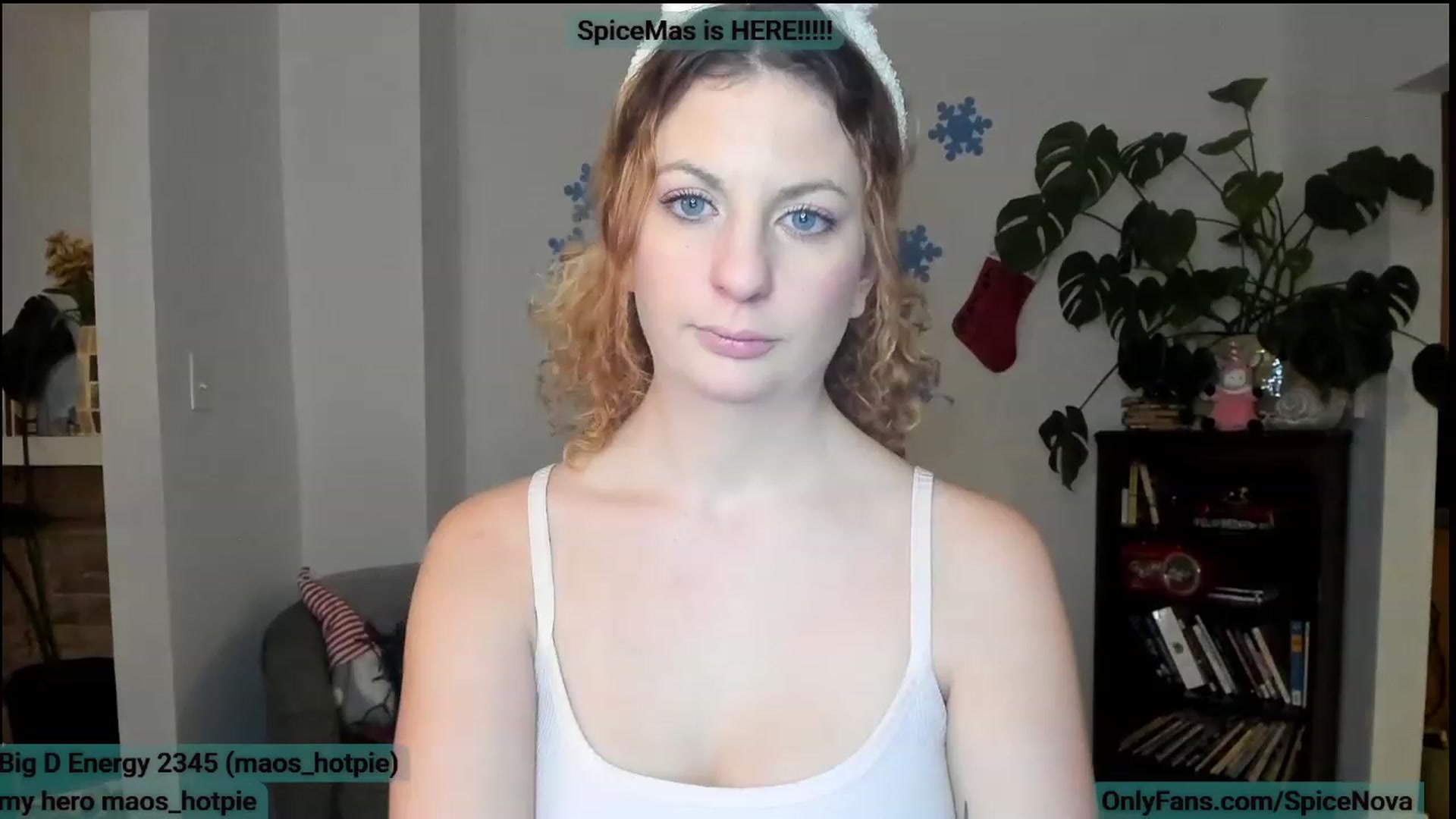 Gallery image thumbnail from SpiceNova's myfreecams stream on, 12/22/2022, 05:04 image 12 of 20