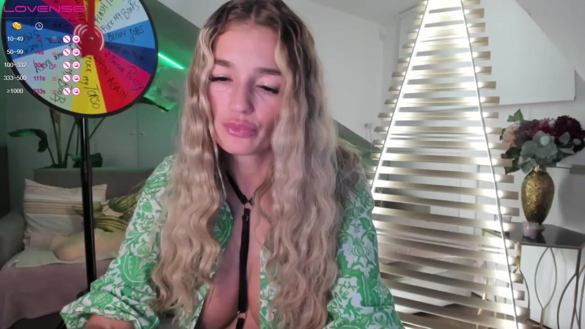 Gallery image thumbnail from SpicyLady87's myfreecams stream on, 03/22/2023, 24:12 image 15 of 20