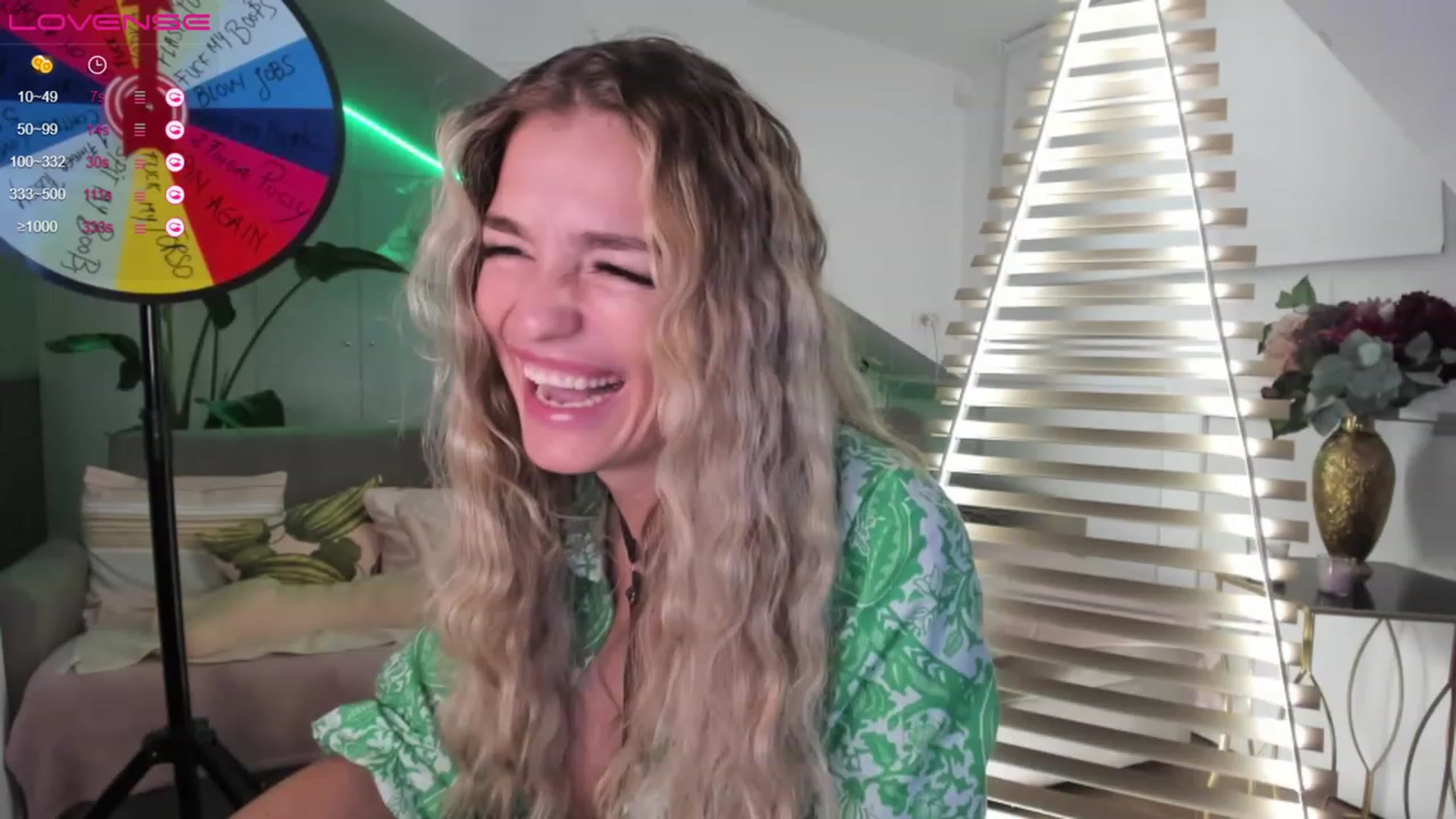Gallery image thumbnail from SpicyLady87's myfreecams stream on, 03/22/2023, 01:37 image 17 of 20