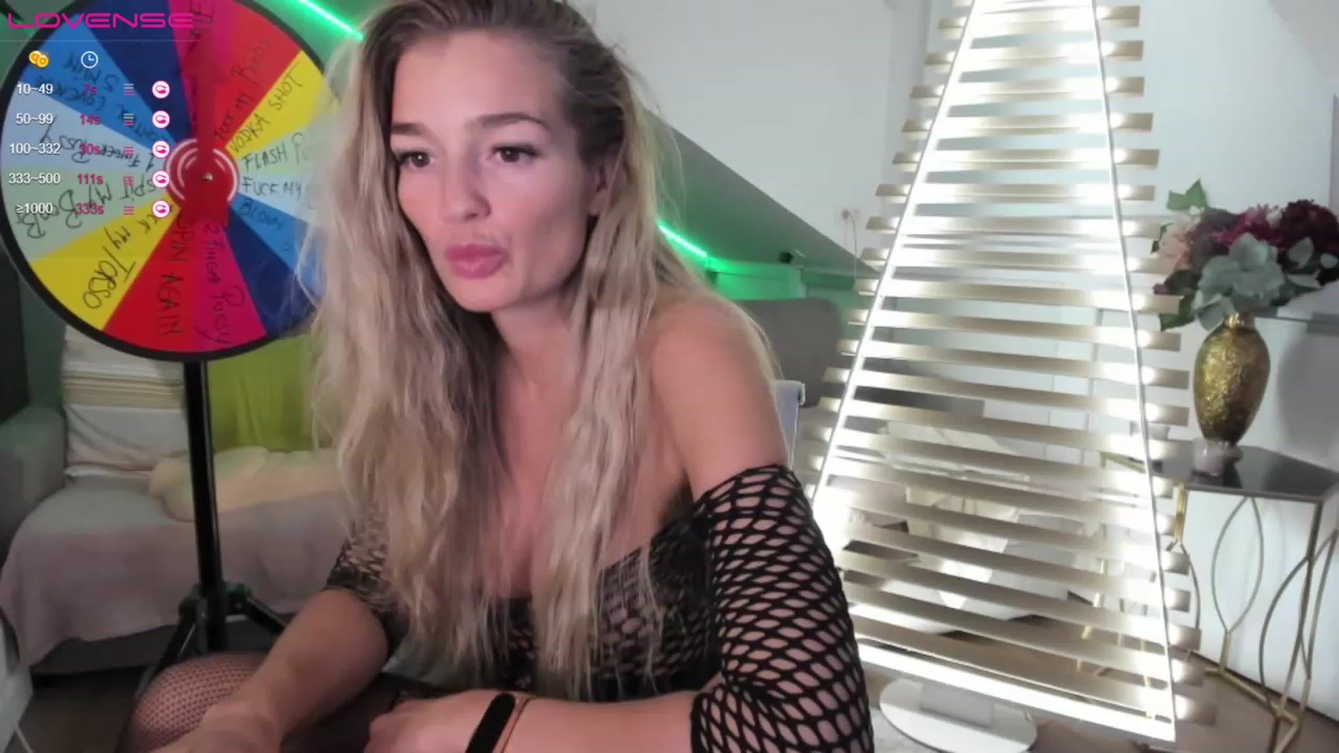Gallery image thumbnail from SpicyLady87's myfreecams stream on, 03/27/2023, 21:31 image 17 of 20