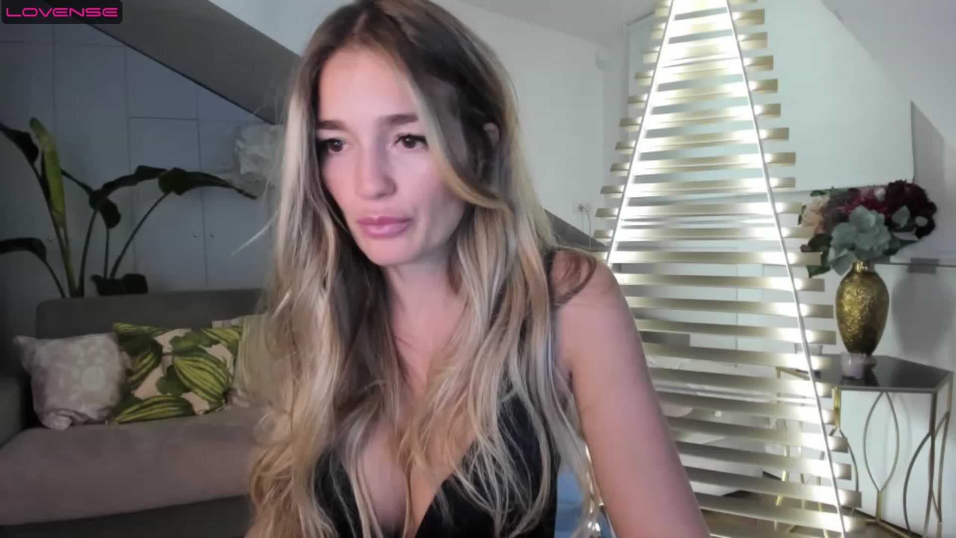 Gallery image thumbnail from SpicyLady87's myfreecams stream on, 04/14/2023, 01:07 image 19 of 20