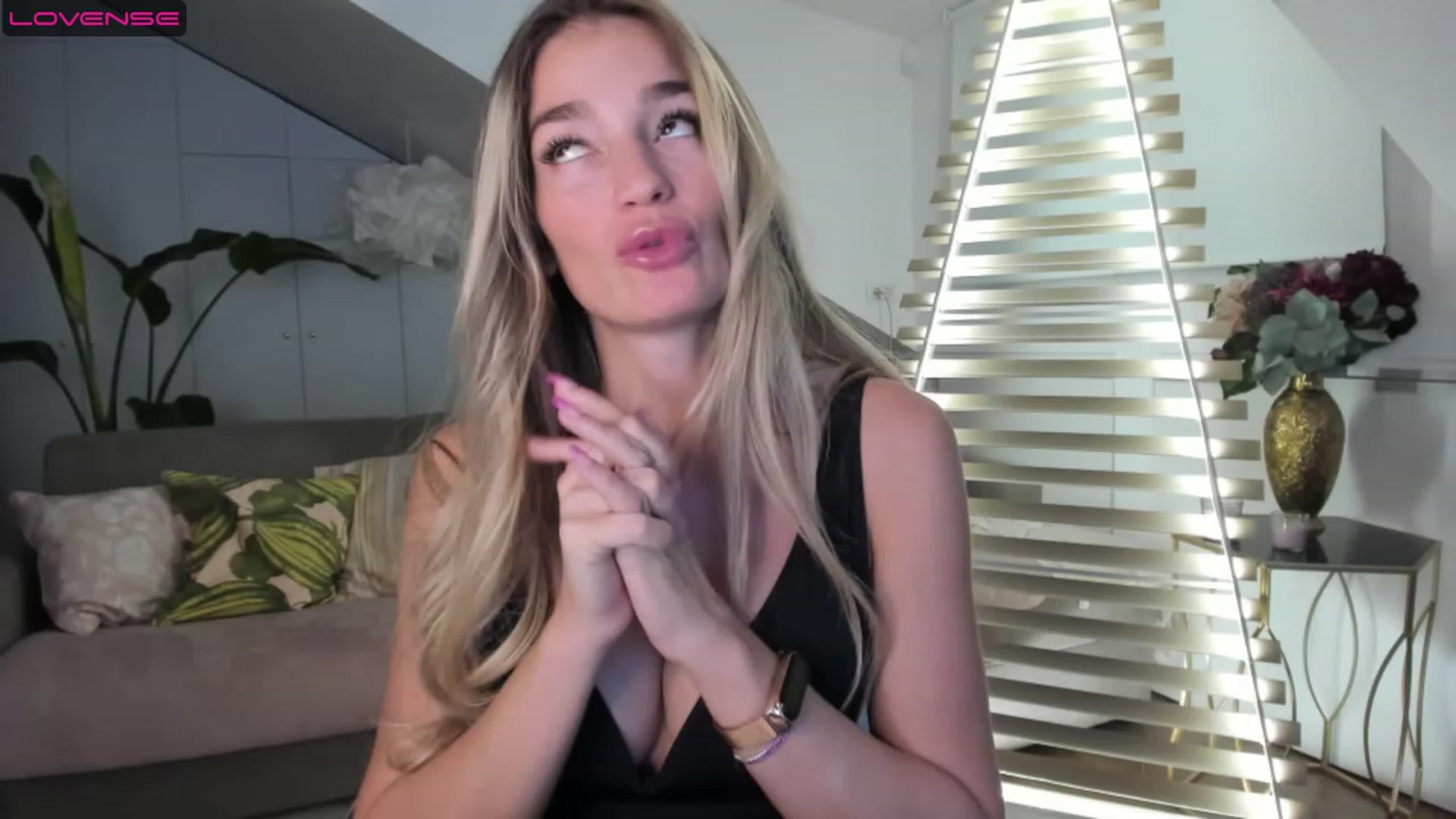 Gallery image thumbnail from SpicyLady87's myfreecams stream on, 04/14/2023, 01:07 image 15 of 20