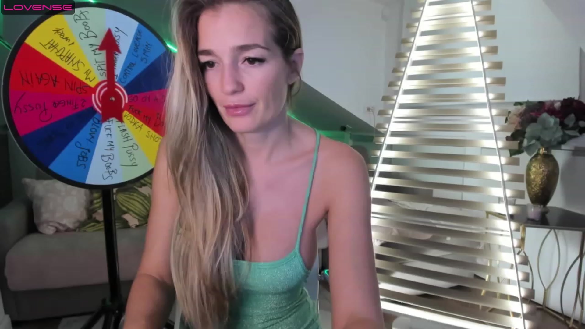 Gallery image thumbnail from SpicyLady87's myfreecams stream on, 04/15/2023, 23:52 image 4 of 20