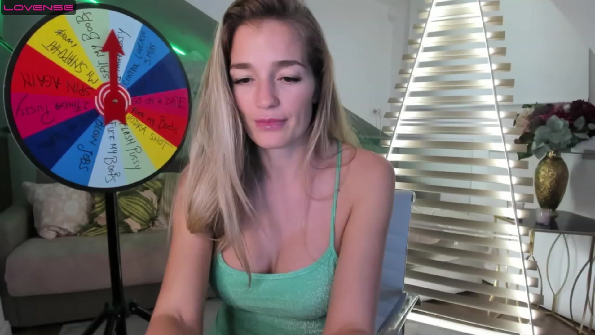 Gallery image thumbnail from SpicyLady87's myfreecams stream on, 04/15/2023, 23:52 image 11 of 20